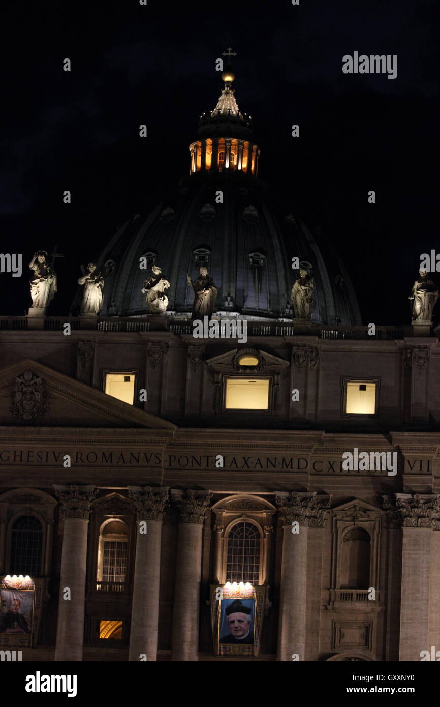 Ein Detail des Vatikan bei Nacht, il Vaticano, Roma, Rom, Nightshot, Saint Peter, San Pietro, Italien Stockfoto