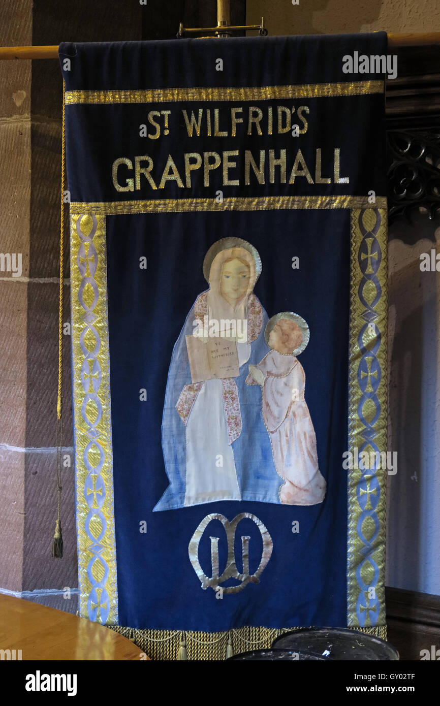 Str. Wilfrids Kirche Grappenhall - Mütter Union Banner, Warrington Stockfoto