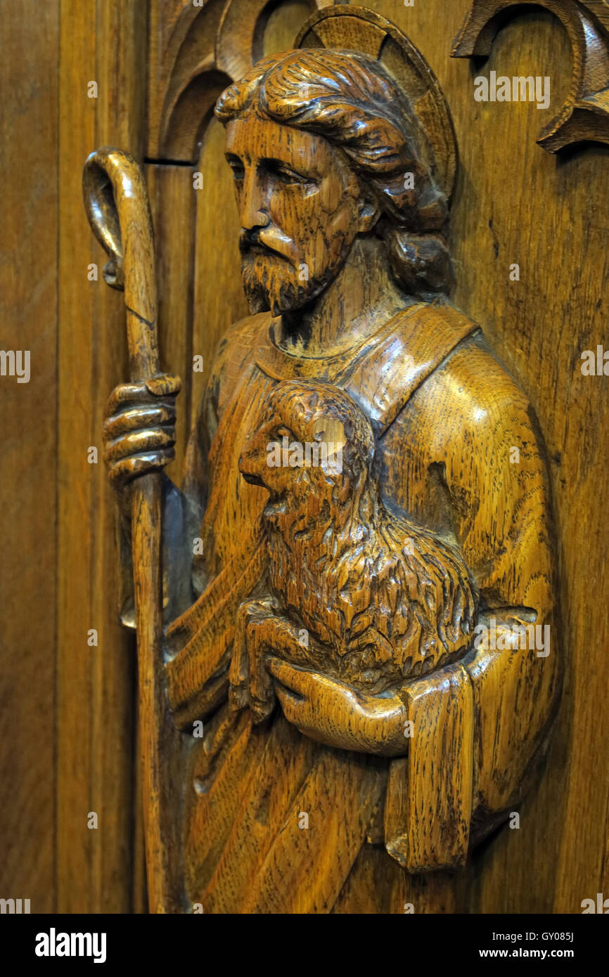 Str. Wilfrids Kirche Grappenhall - Pulpit Holzschnitzerei des Hirten - Warrington Stockfoto