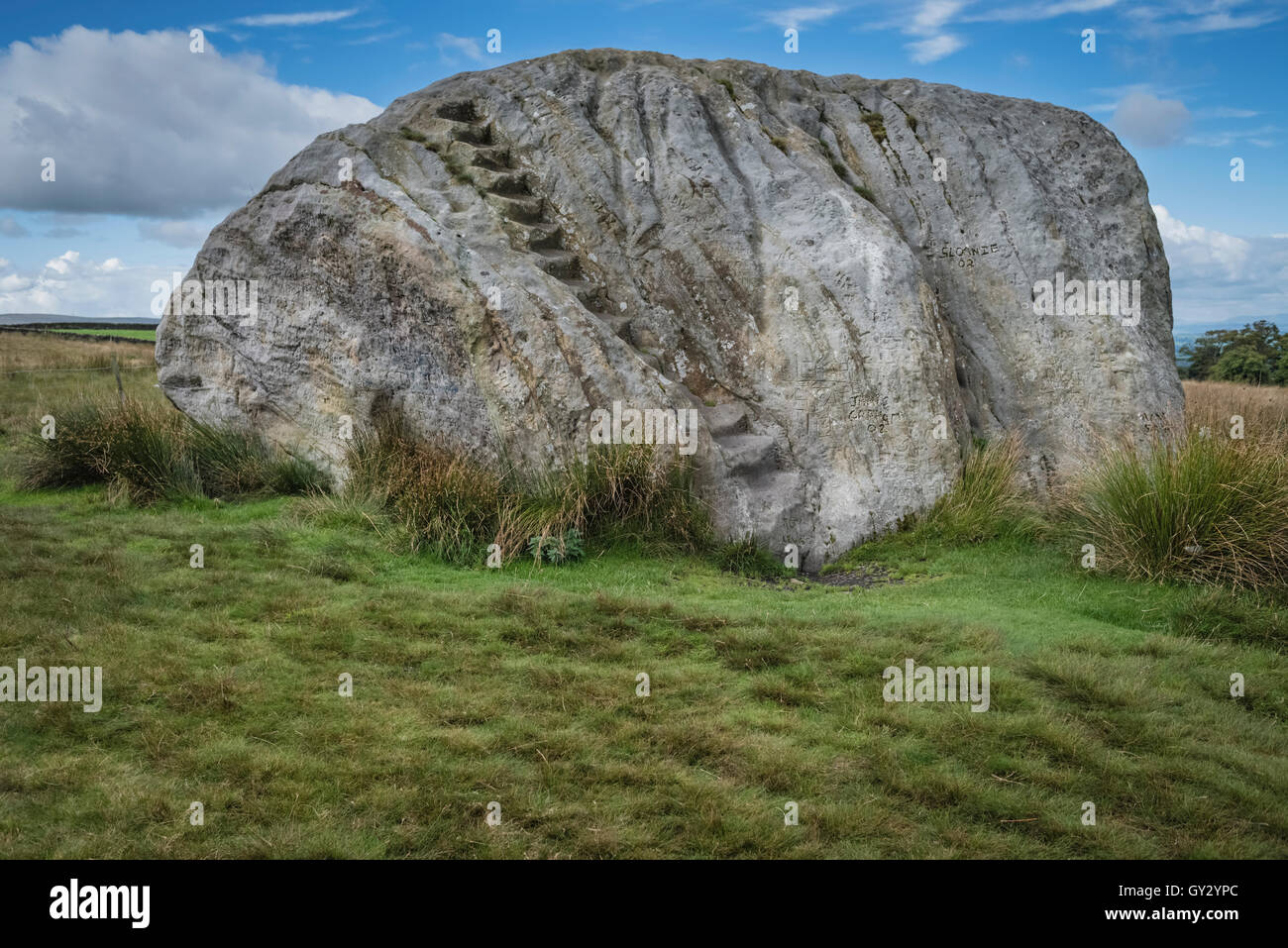 Der große Stein Fourstones glazialen unberechenbar auf Tatham fiel, North Yorkshire, North West England, UK. Stockfoto