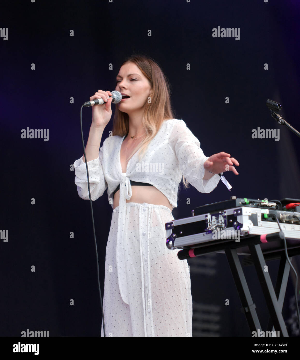 Rosie Lowe auf der Hauptbühne beim OnBlackheath Music Festival 2016 Stockfoto