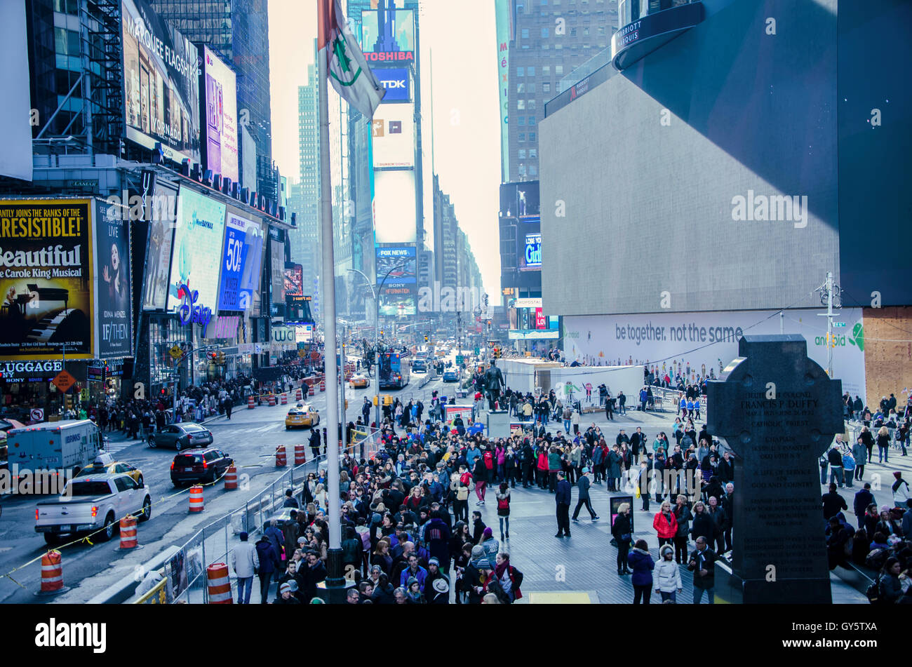 Times Square, New York, USA - 23. November 2014: - ein Times Square in NewYork beschäftigt. Bild zeigt Massen von nicht identifizierten Personen. Stockfoto