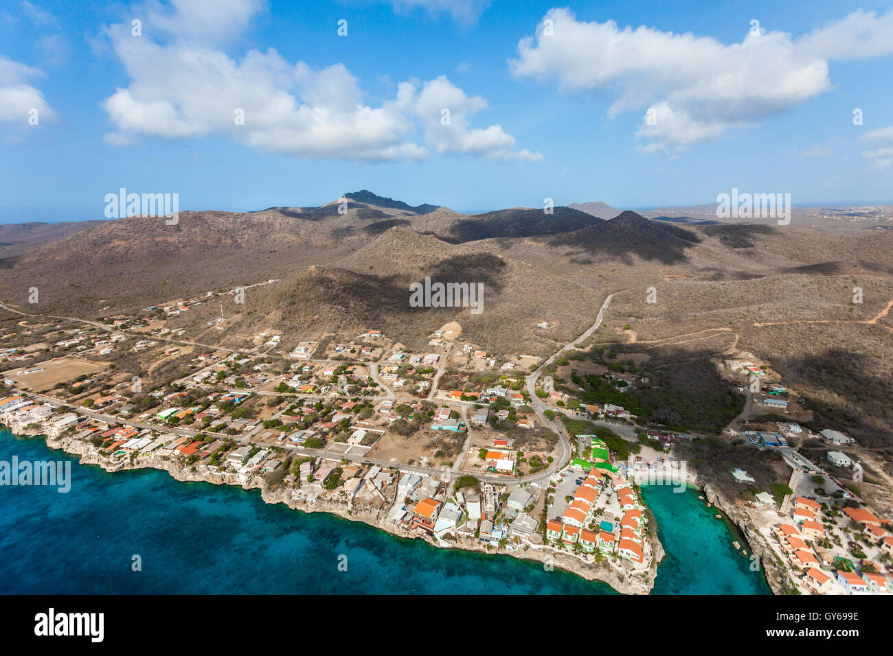Luftaufnahme des Westpuunt Bandabou Curaçao hügeligen christoffelberg Stockfoto