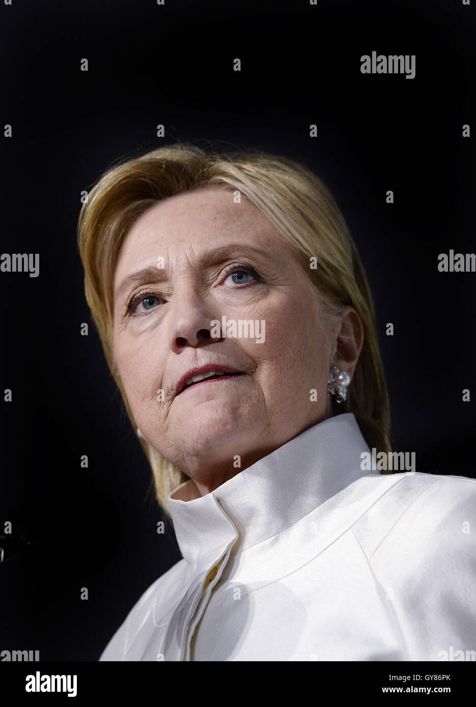 Washington, District Of Columbia, USA. 17. September 2016. Ehemalige USA Außenministerin Hillary Clinton, die 2016 demokratische Partei Kandidat für das Präsidentenamt der Vereinigten Staaten, spricht mit der Congressional Black Caucus Stiftung 46. Annual gesetzgebende Konferenz Phoenix Awards Dinner, im Washington Convention Center, 17. September 2016, in Washington, DC. Bildnachweis: Olivier Douliery/Pool über CNP Credit: Olivier Douliery/CNP/ZUMA Draht/Alamy Live-Nachrichten Stockfoto