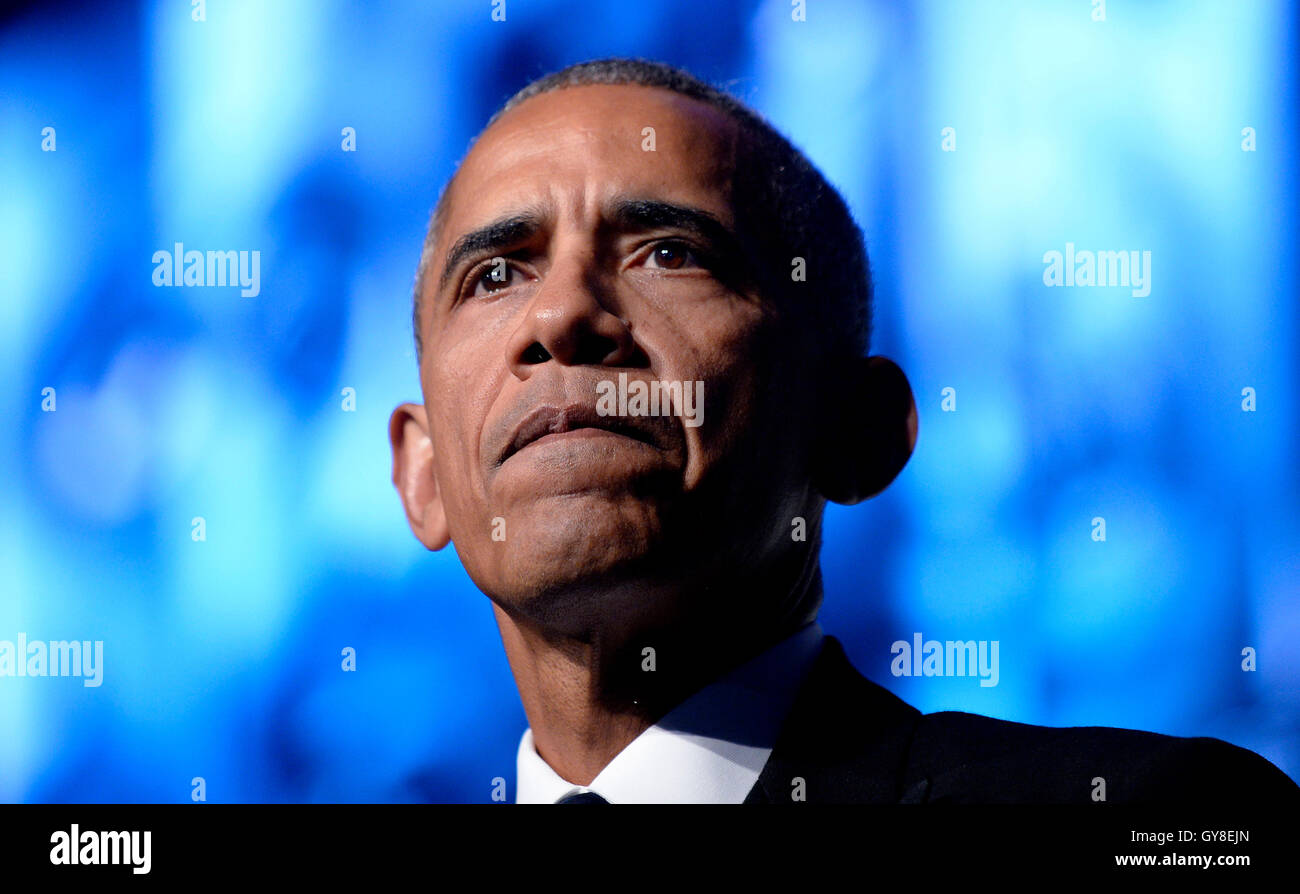 US-Präsident Barack Obama spricht mit der Congressional Black Caucus Stiftung 46. Annual gesetzgebende Konferenz Phoenix Awards Dinner im Washington Convention Center, 17. September 2016, in Washington, DC.  Bildnachweis: Olivier Douliery / Pool über CNP /MediaPunch /MediaPunch Stockfoto