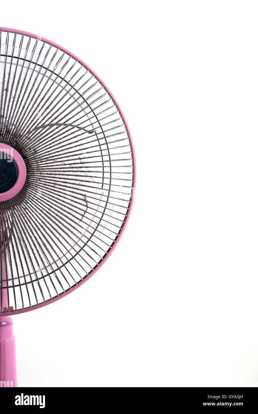 Dirty elektrischer Ventilator Ursache der Allergie auf weißem Hintergrund Stockfoto