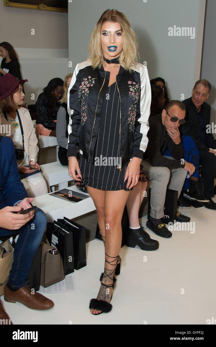 Olivia Buckland besucht Apujan Frühjahr / Sommer 2017 London