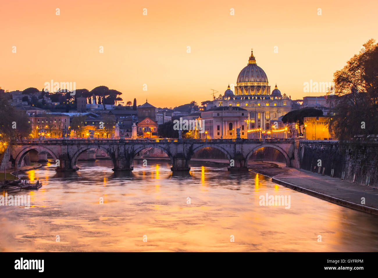 Blick auf den Sonnenuntergang von der Staat Vatikanstadt. Stockfoto