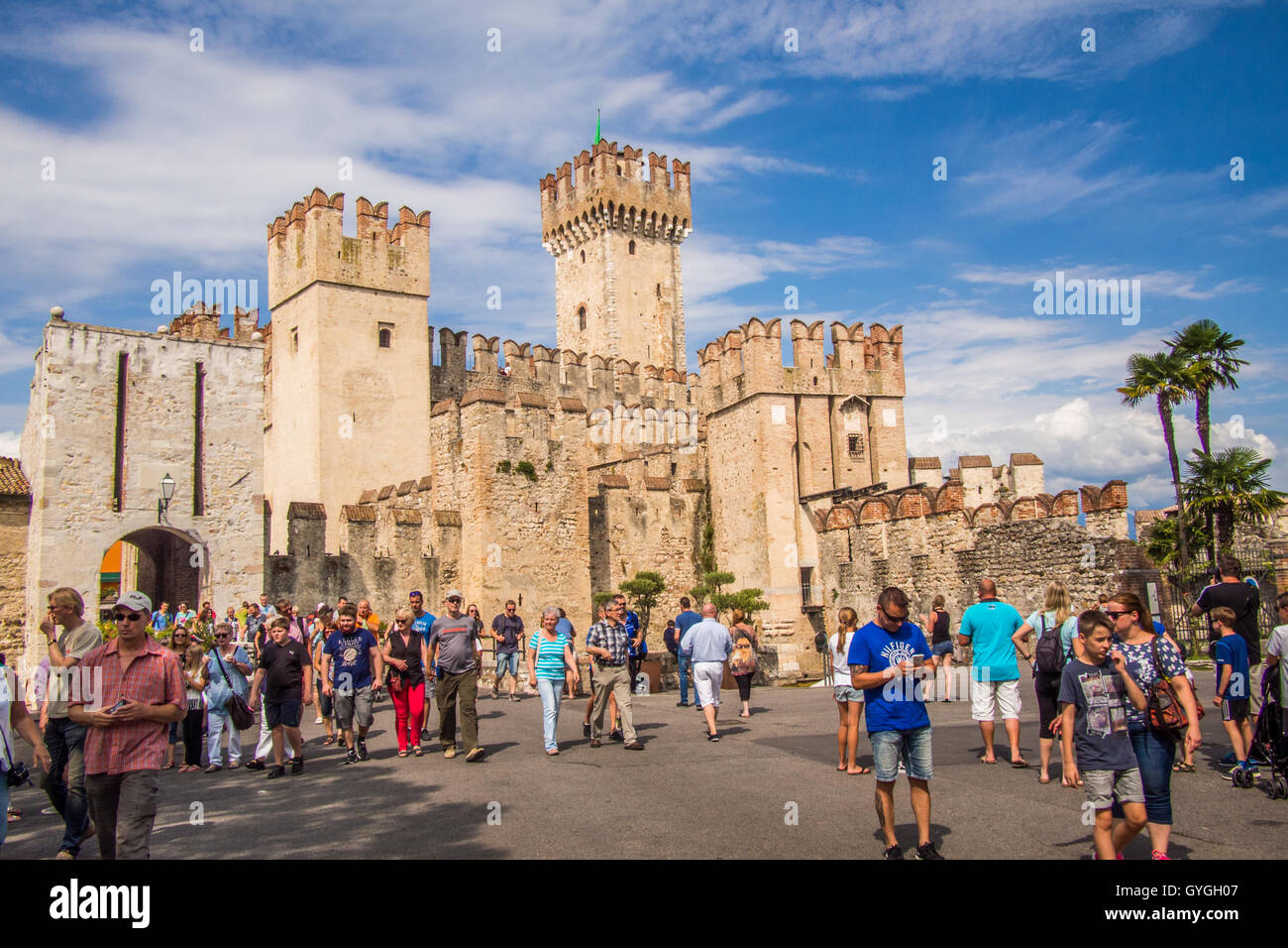 Burg Scaligero, Sirmione, Gardasee, Provinz Brescia, Lombardei, Italien. Stockfoto