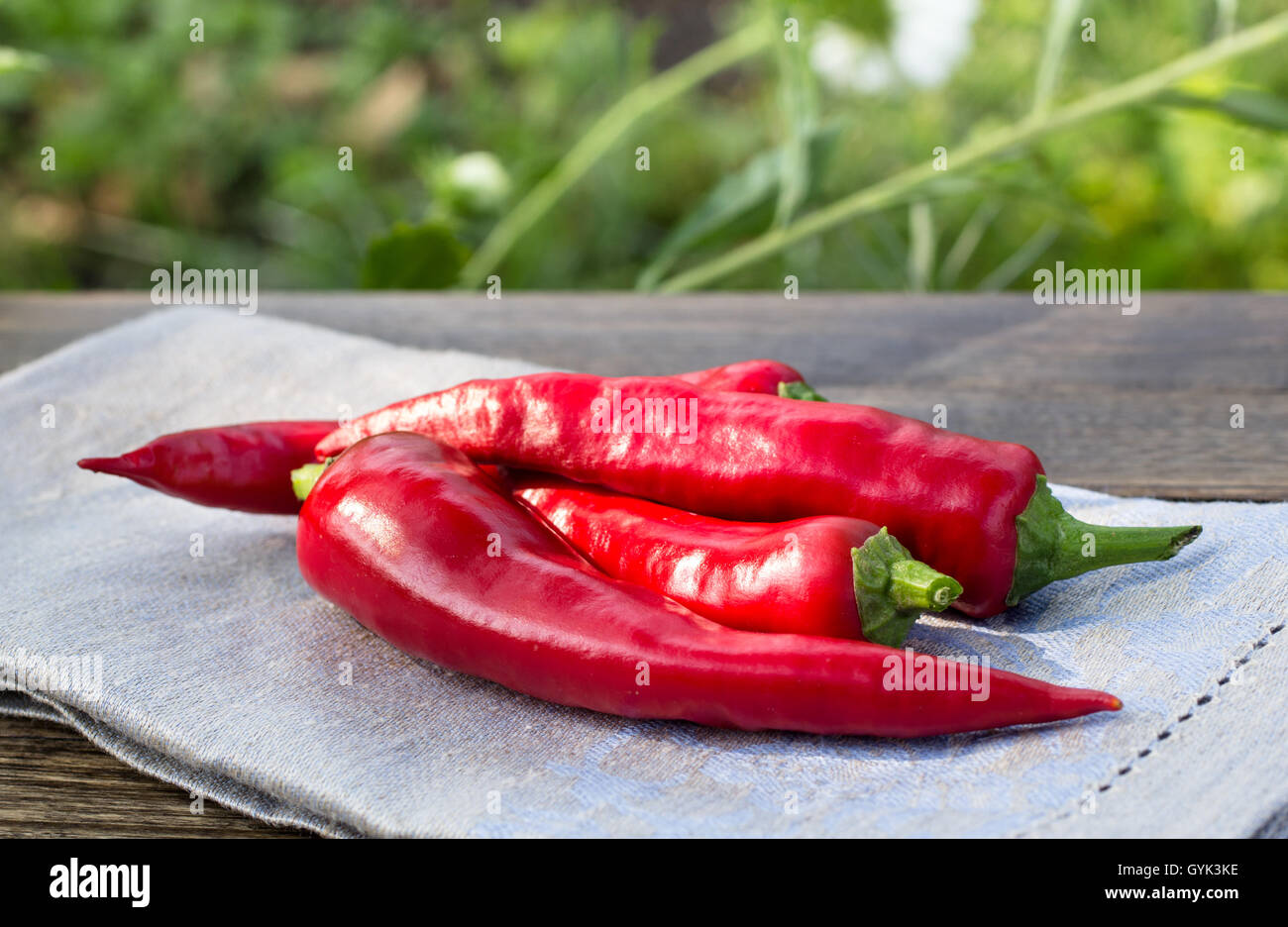Rote Paprika Paprika auf Serviette Stockfoto