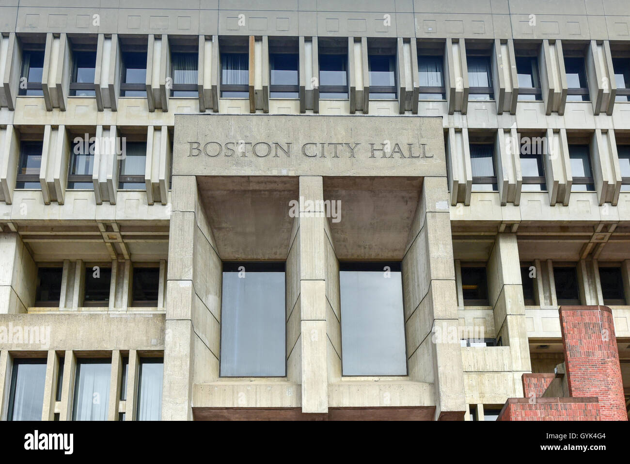 Boston City Hall in Regierungszentrum. Die aktuellen Halle wurde 1968 gebaut und ist ein umstrittenes und prominente Beispiel für die br Stockfoto