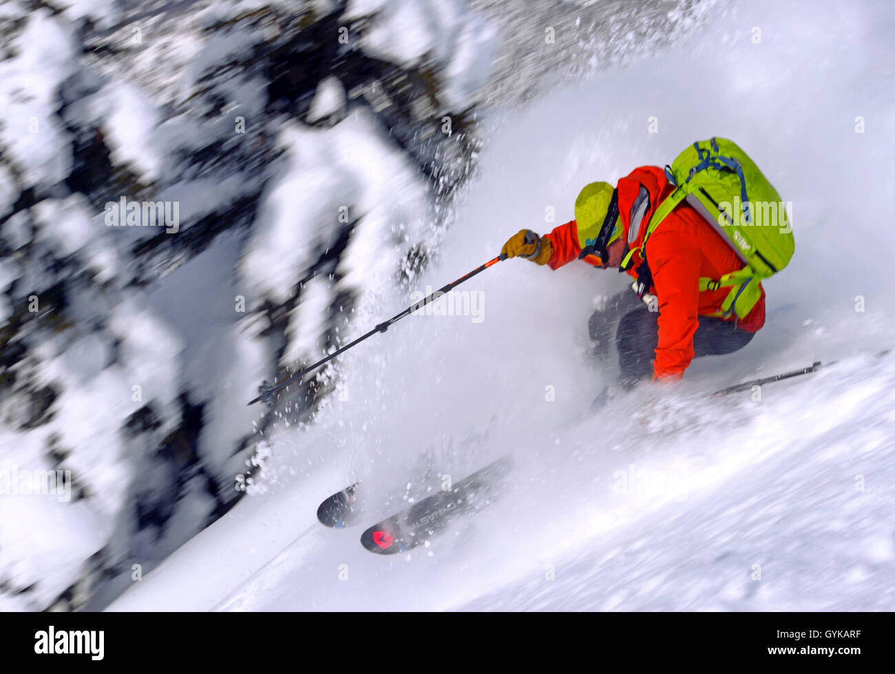 Tiefschnee Skifahren, Frankreich, Savoyen, Sainte-Foy Tarentaise Stockfoto