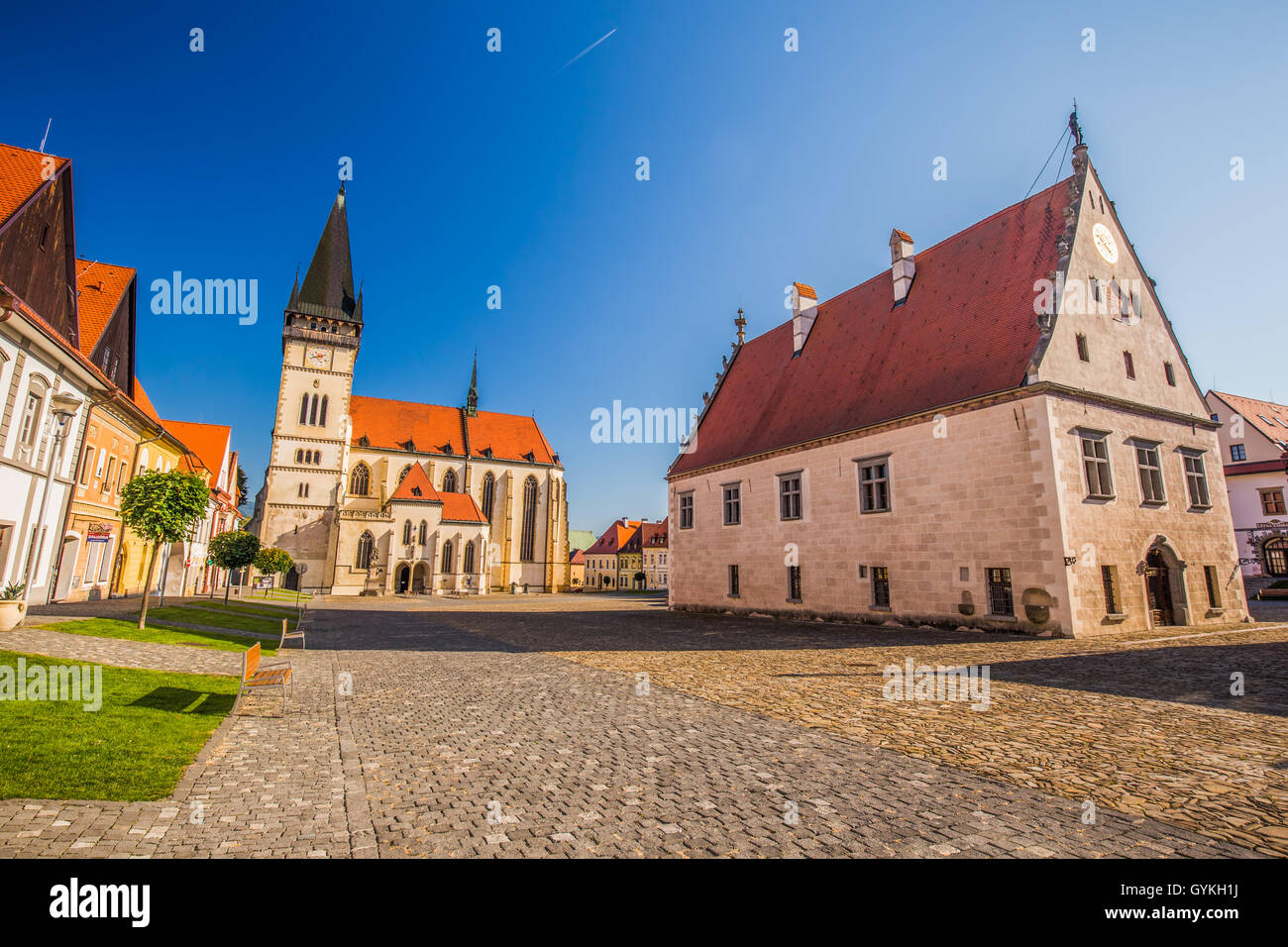 UNESCO Welt Kulturerbe Altstadt Zentrum von Bardejov mit Rathaus und St.-Aegidius-Kirche Stockfoto
