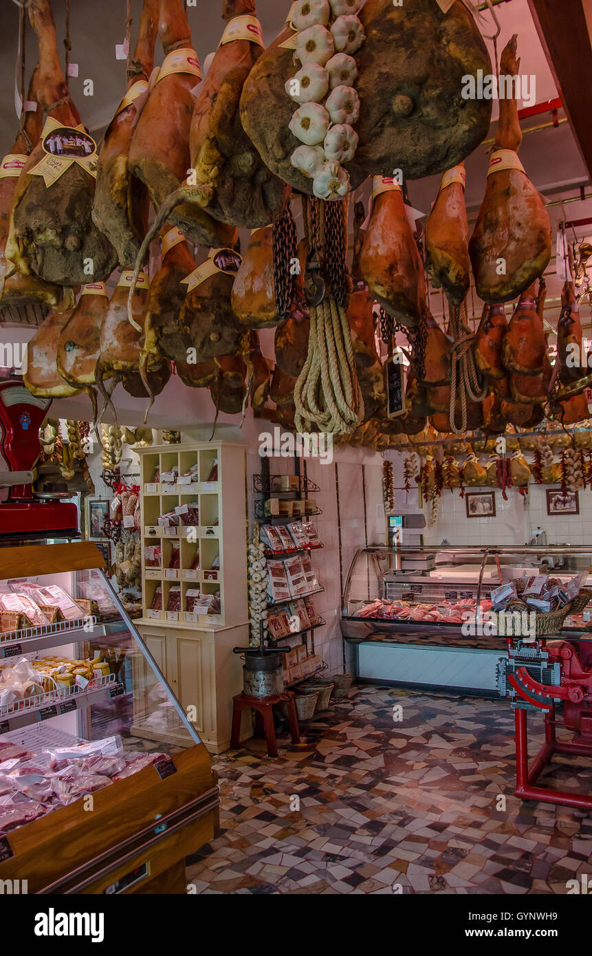 Antica Macelleria Falorni, befindet sich auf Piazza Matteotti von Greve in Chianti, behauptet, der älteste Metzger-Shop (Macelleria) Stockfoto