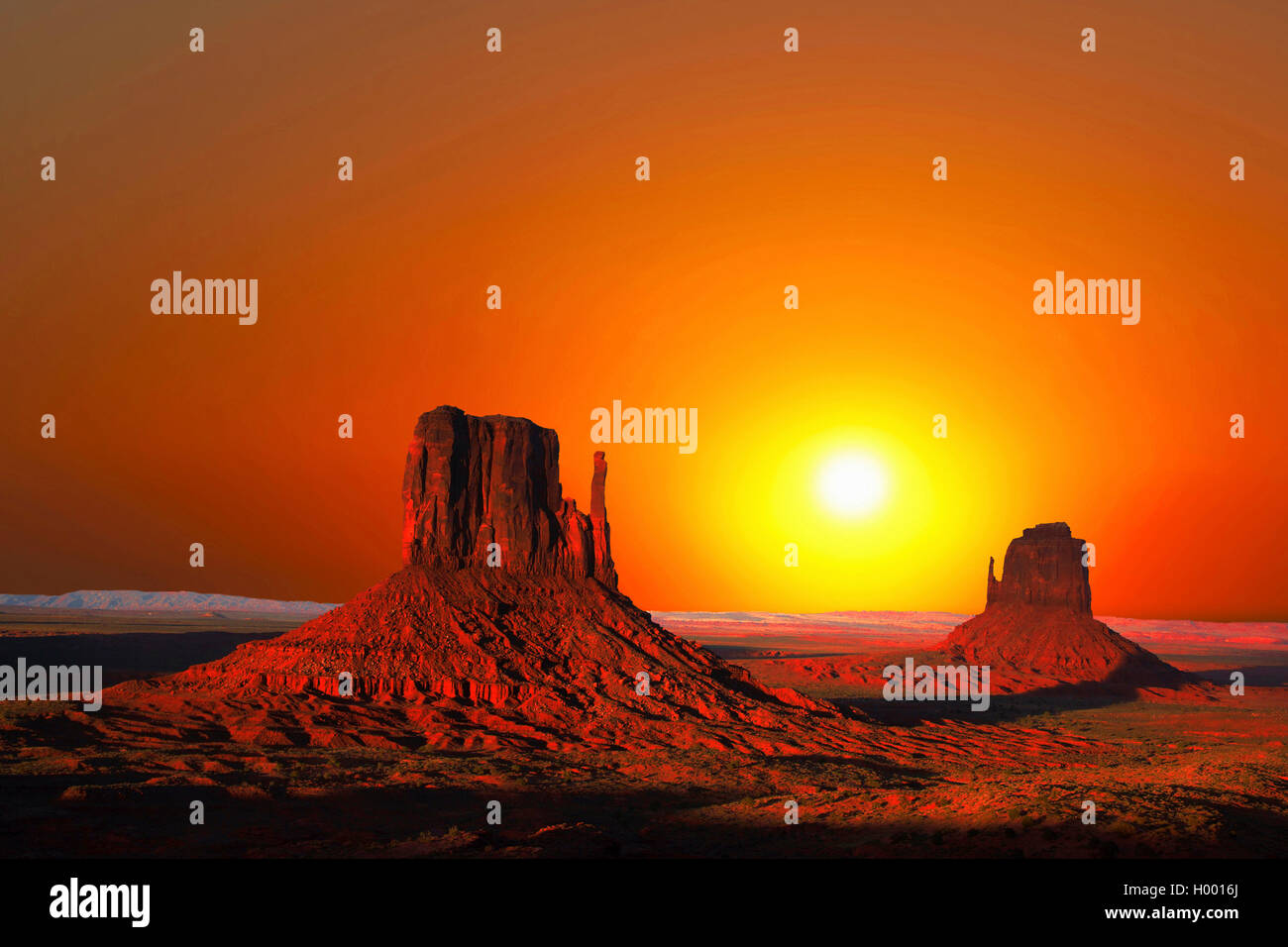 Monument Valley bei Sonnenuntergang, USA Stockfoto