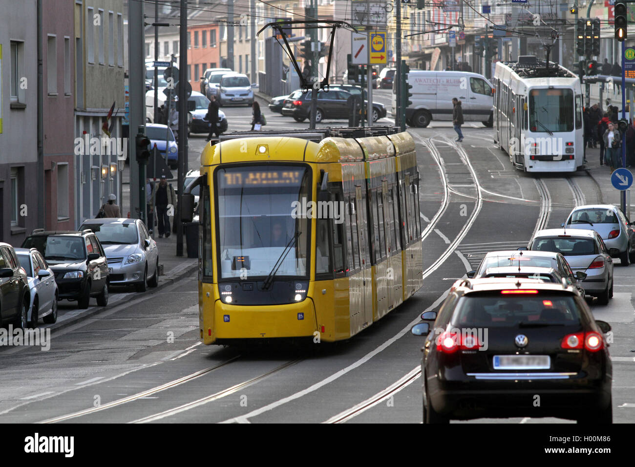 Der Verkehr in der Innenstadt, Deutschland, Nordrhein-Westfalen, Ruhrgebiet, Essen Stockfoto