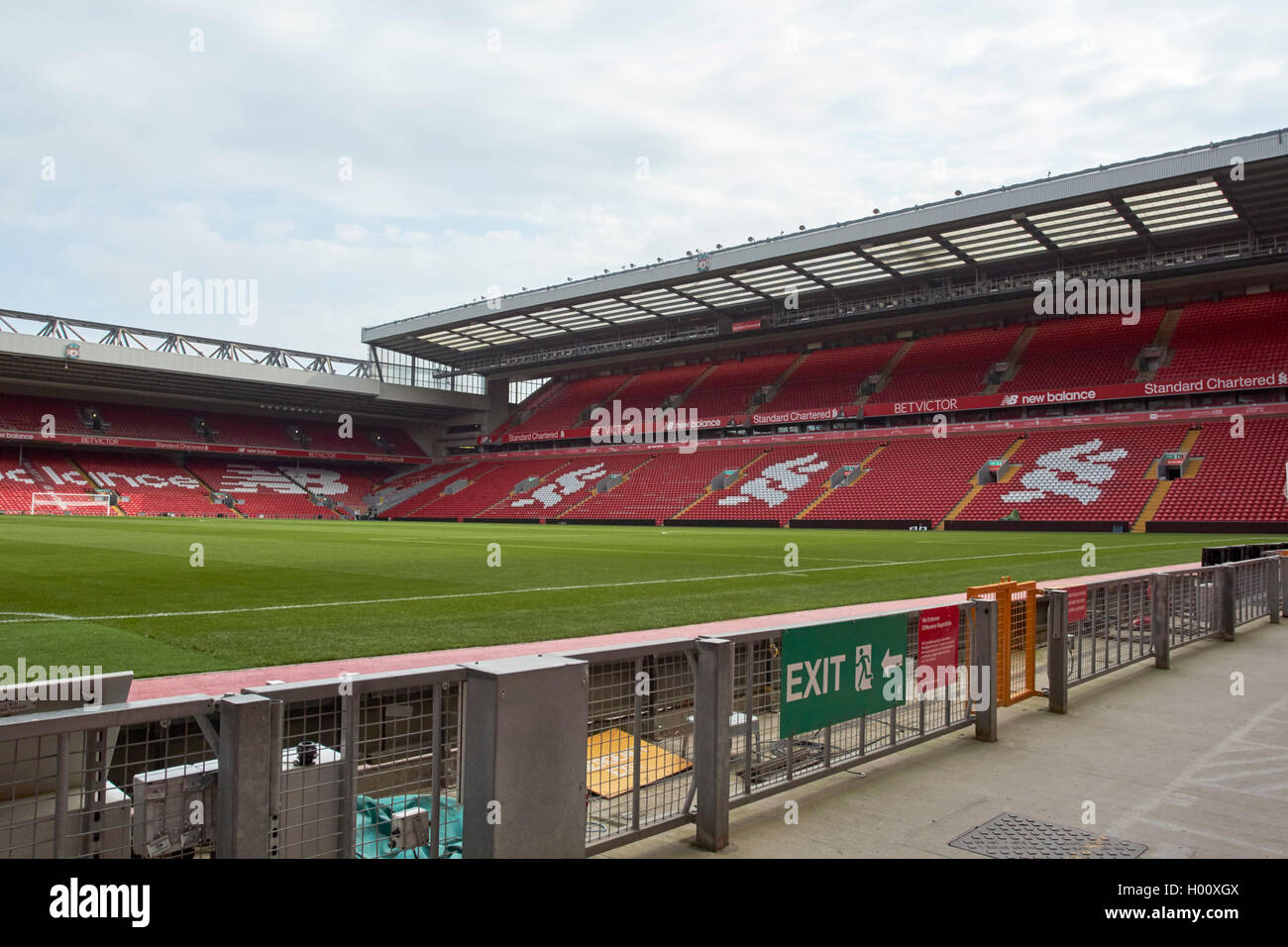 Tonhöhe und Hundertjahrfeier stehen FC Liverpool Anfield Stadion Liverpool Merseyside UK Stockfoto
