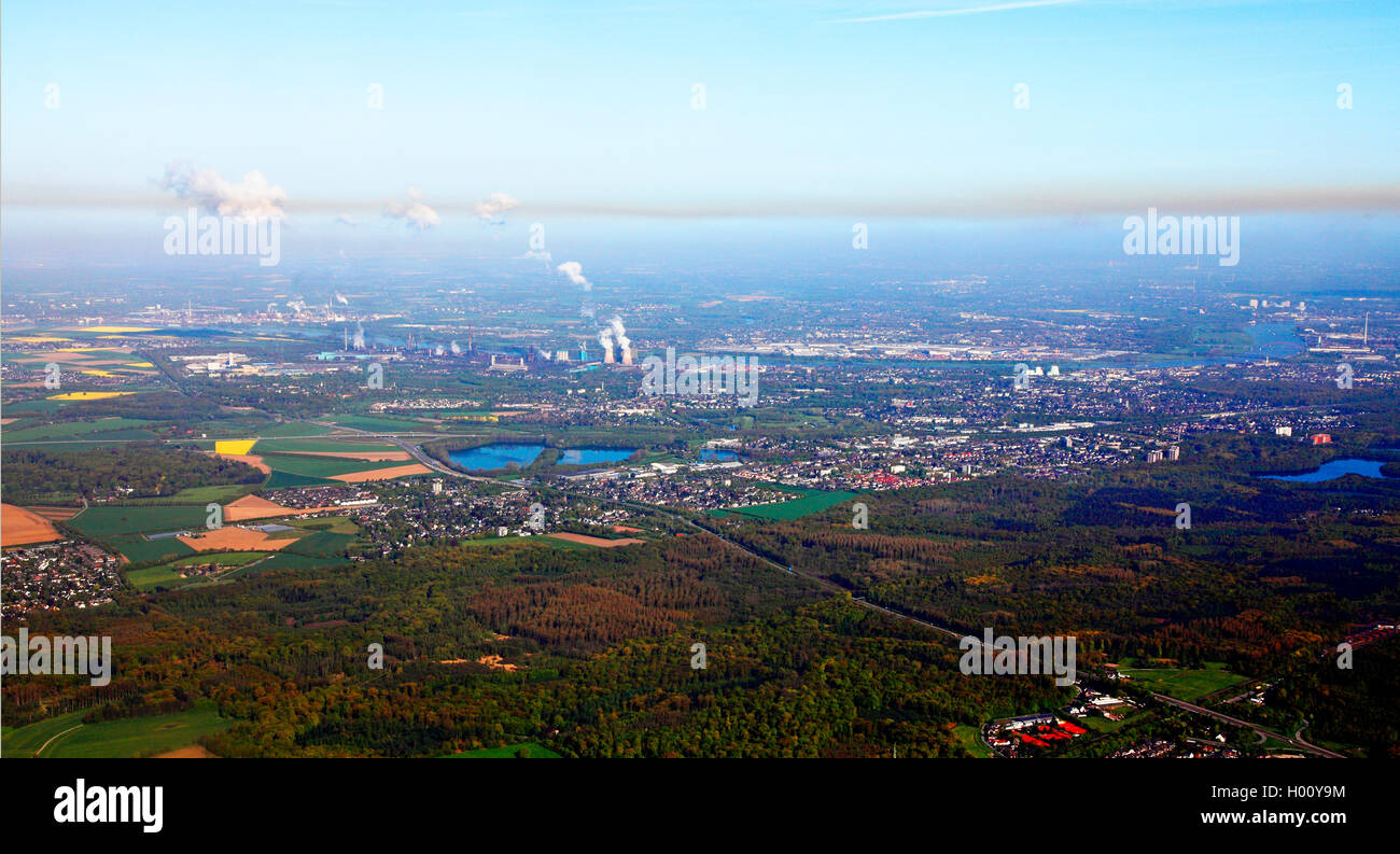 Luftbild nach Duisburg und den Duisburger Wald, Deutschland, Nordrhein-Westfalen, Ruhrgebiet, Duisburg Stockfoto