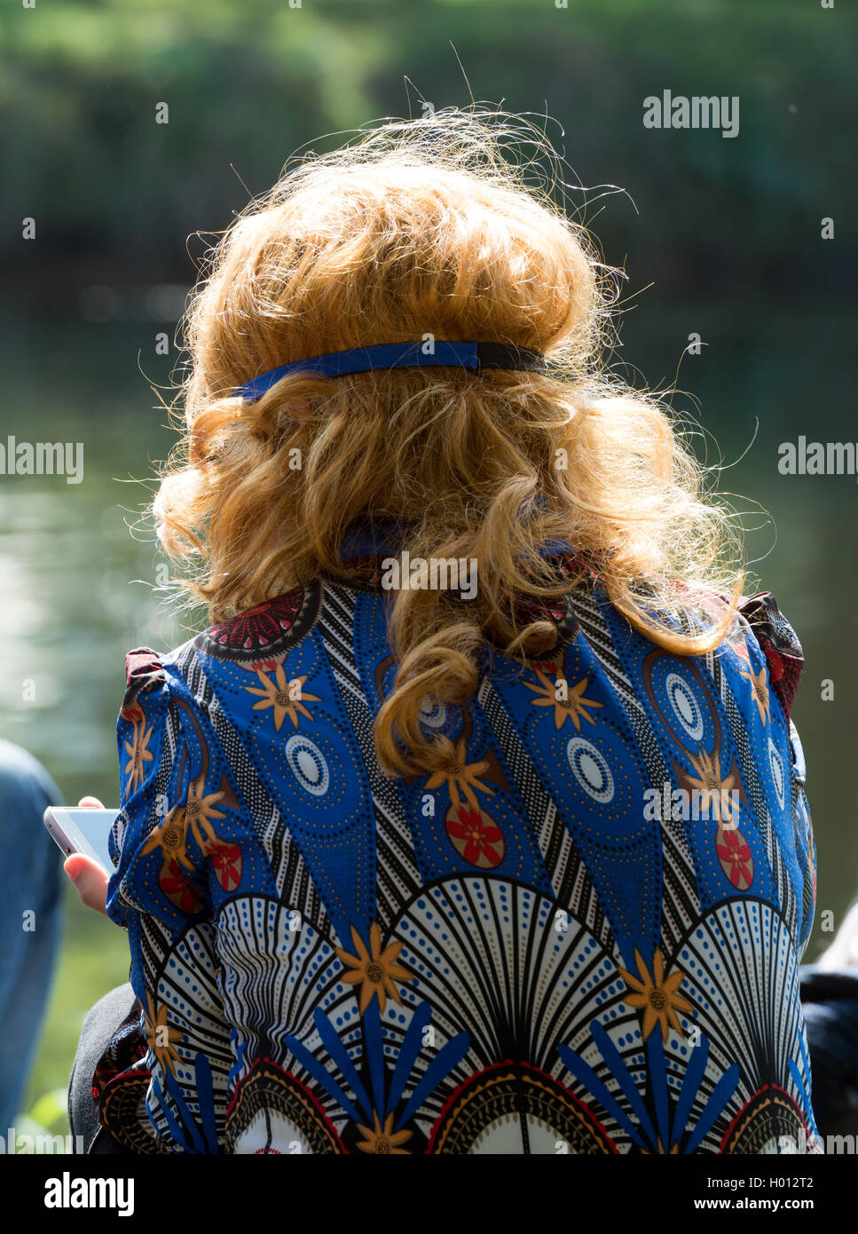 Hippie suchen Frau, Rückansicht Stockfoto