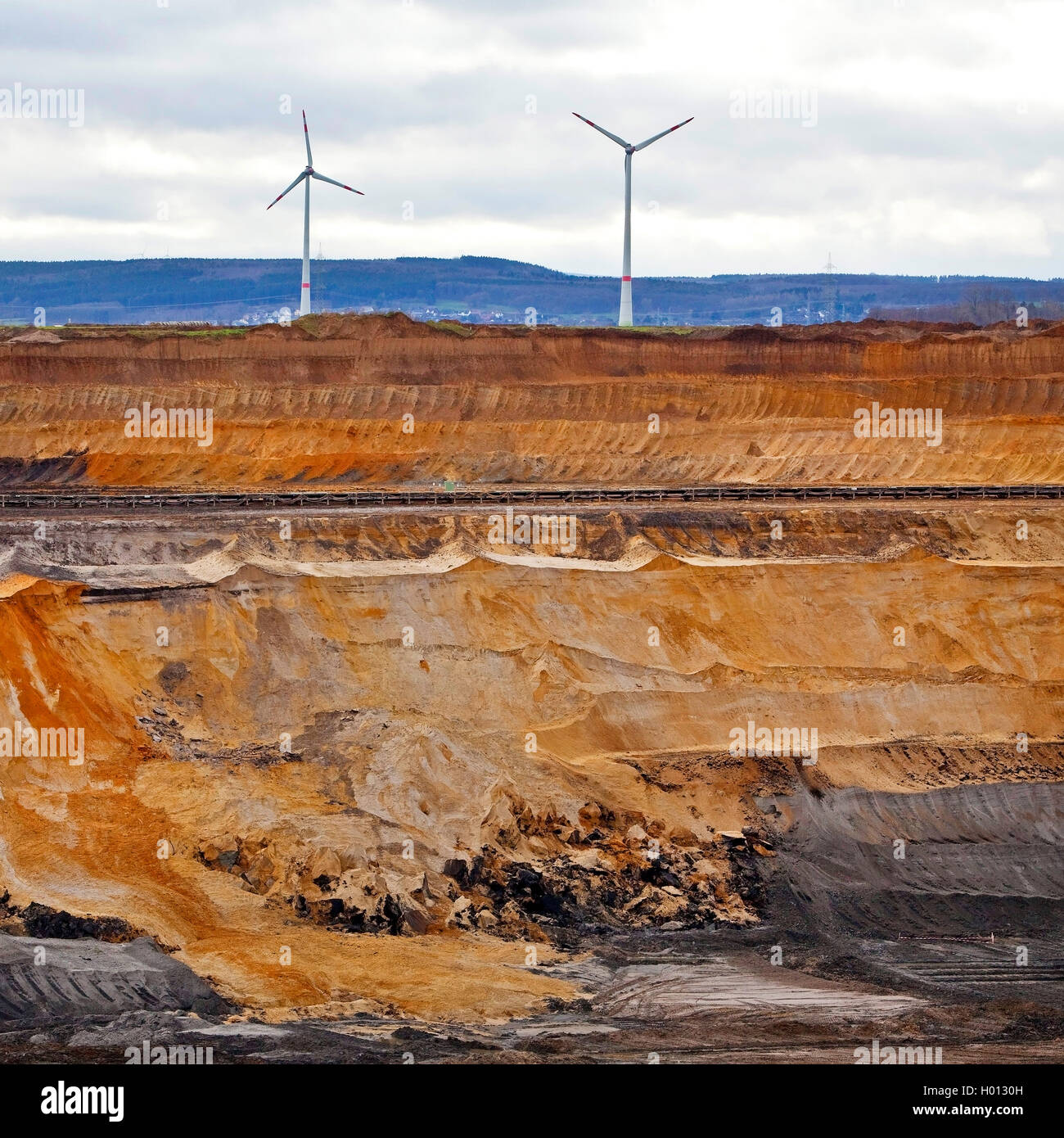 Braunkohle Tagebau Inden und wind Räder, Deutschland, Nordrhein-Westfalen, Inden Stockfoto