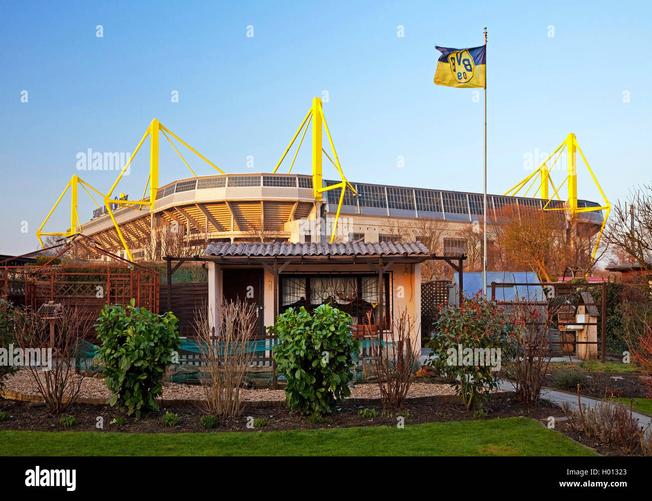 Schrebergarten Im Kleingartenverein Vor Dem BVB Stadion Signal Iduna Park, Deutschland, Nordrhein-Westfalen, Ruhrgebiet, Dortmun Stockfoto