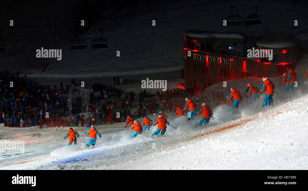 Skifahren bei Nacht, Frankreich, Savoie, La Plagne Stockfoto