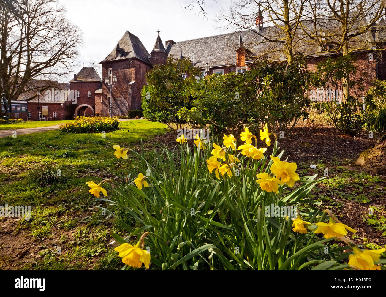 Schlosspark Mit Haus Issum Und seine Toerchen Im Fruehjahr, Issum