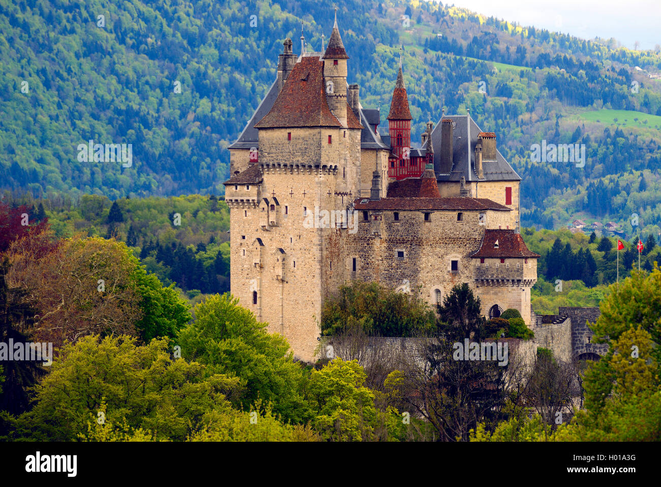 Schloss von Menthon Saint Bernard aus dem 12. Jahrhundert, Frankreich, Haute-Savoie, Menthon-Saint-Bernard Stockfoto