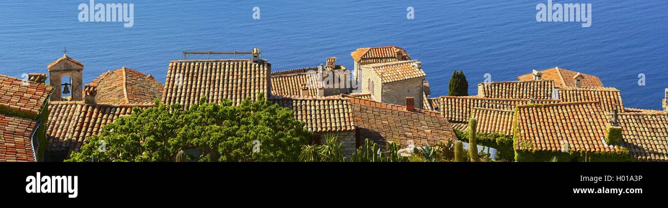 Dächer des kleinen Dorfes in der Nähe von Mittelmeer, Frankreich, Alpes Maritimes, Eze Stockfoto