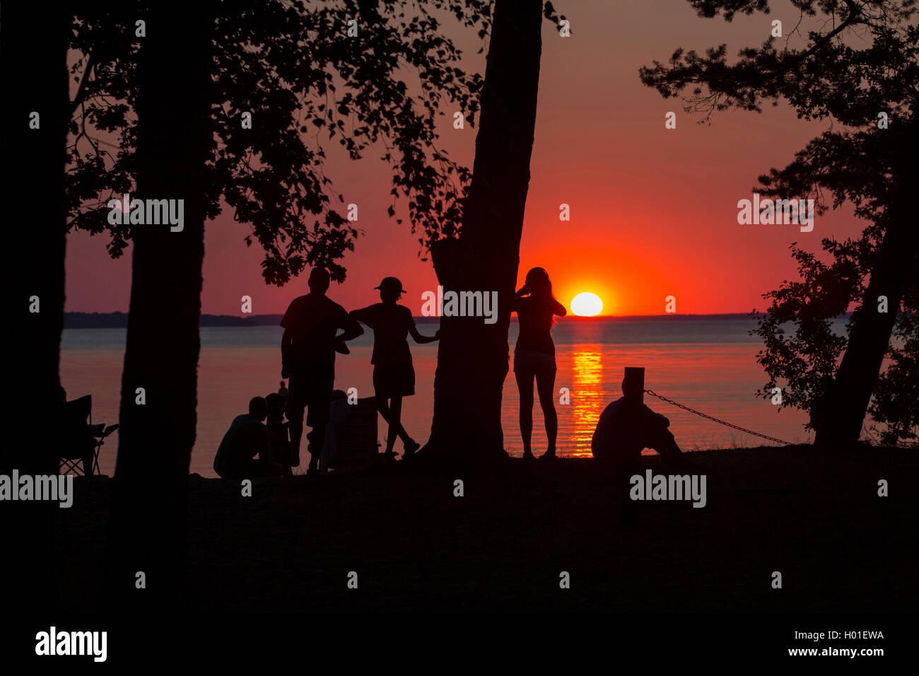 Sonnenuntergang an der Müritz, Deutschland, Mecklenburg-Vorpommern, Mecklenburgische Seenplatte Stockfoto