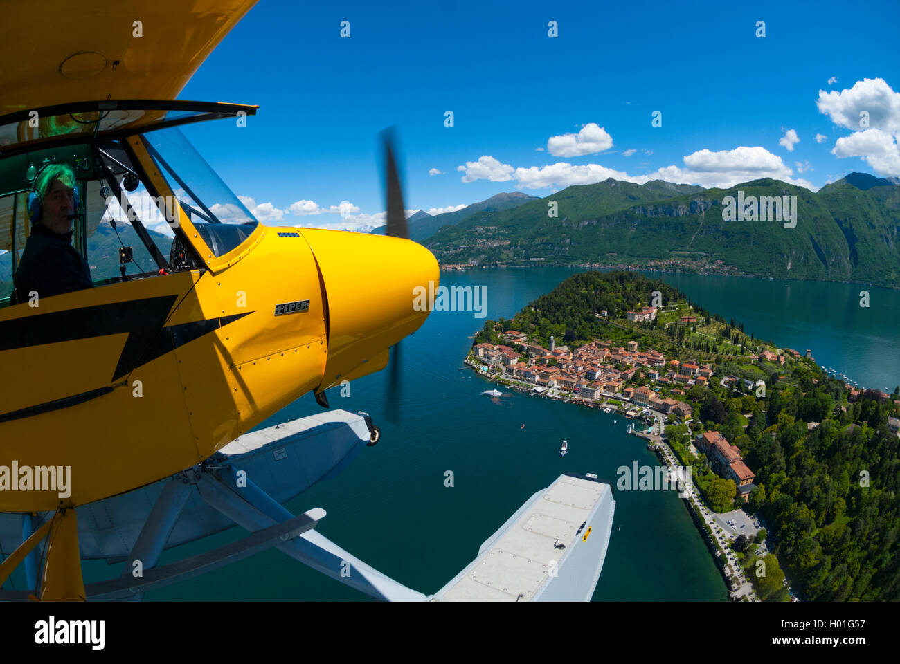 Italien, Lombardei, Comer See, Bellagio Halbinsel, Piper Pa-18 Wasserflugzeug des Como Aeroclub (Luftaufnahme) Stockfoto