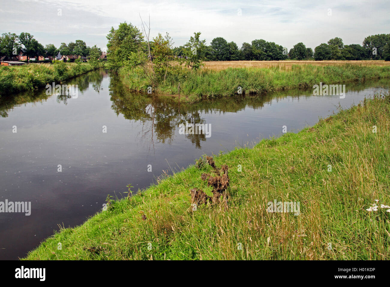 Zusammenfluss der Flüsse Bocholter Aa und Borkener Aa, Deutschland, Nordrhein-Westfalen, Münsterland Stockfoto