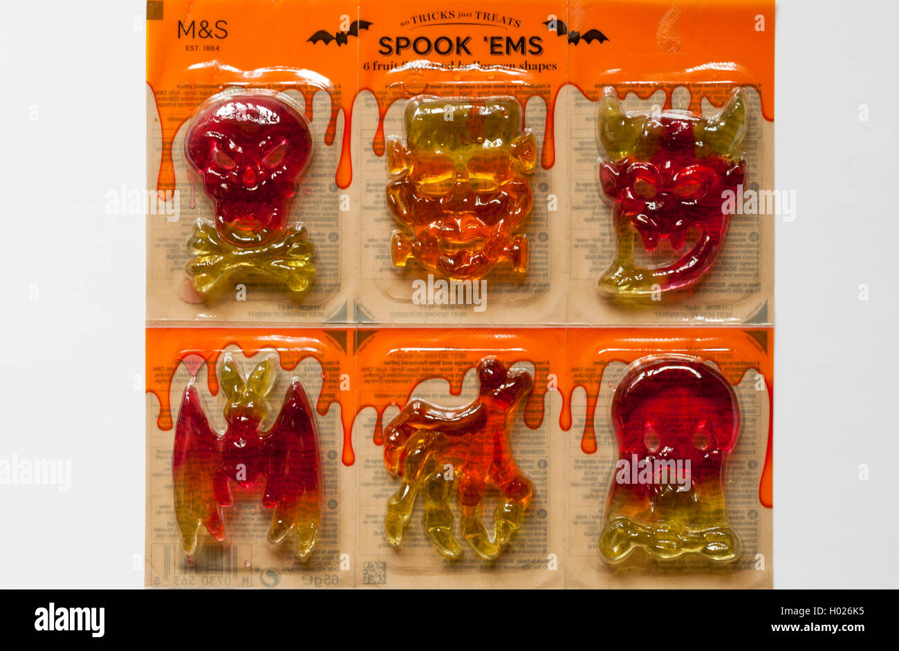 M&S keine Tricks nur behandelt M&S spook 'ems Süßigkeiten für Halloween - 6 mit Fruchtgeschmack halloween Formen Stockfoto