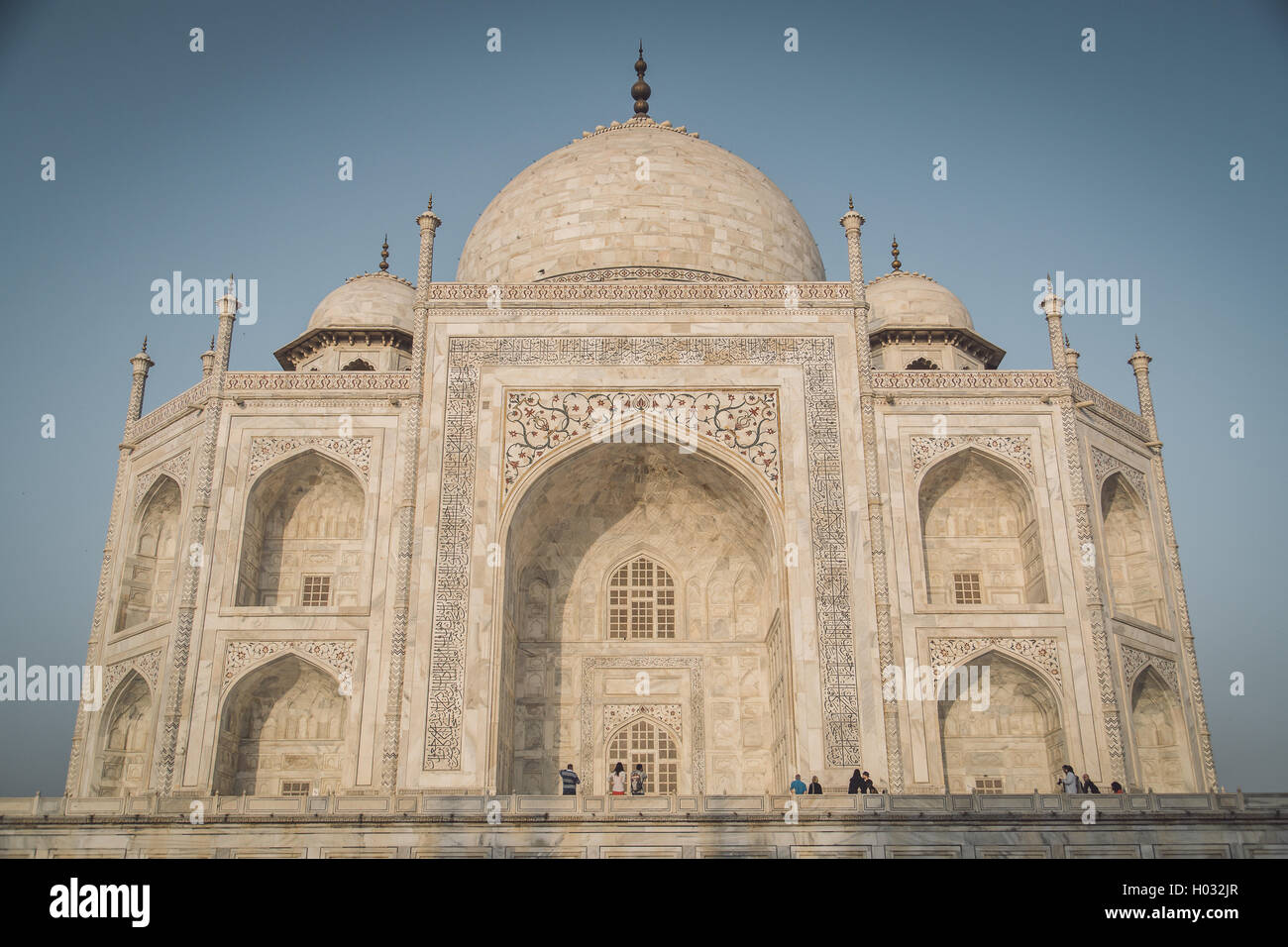 Ansicht des Taj Mahal aus East Side. Nachbearbeitet mit Getreide, Textur und Farbe-Effekt. Stockfoto