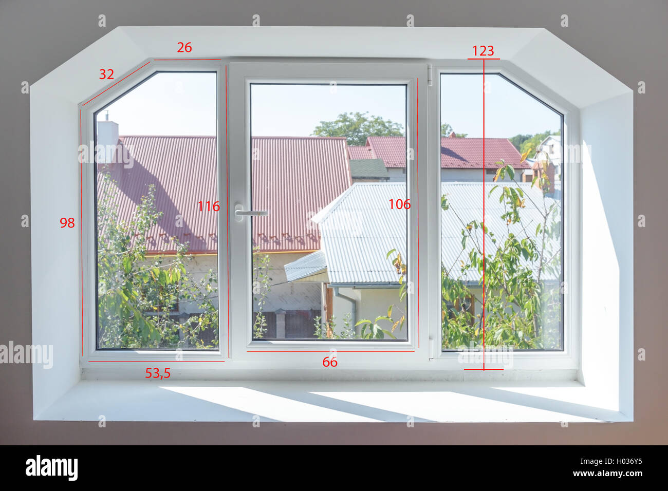 Kunststoff-Fenster mit Messung der Größe Stockfoto