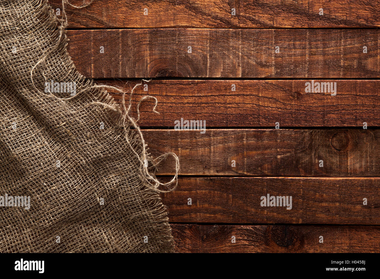 Sackleinen Textur auf Holztisch Stockfoto