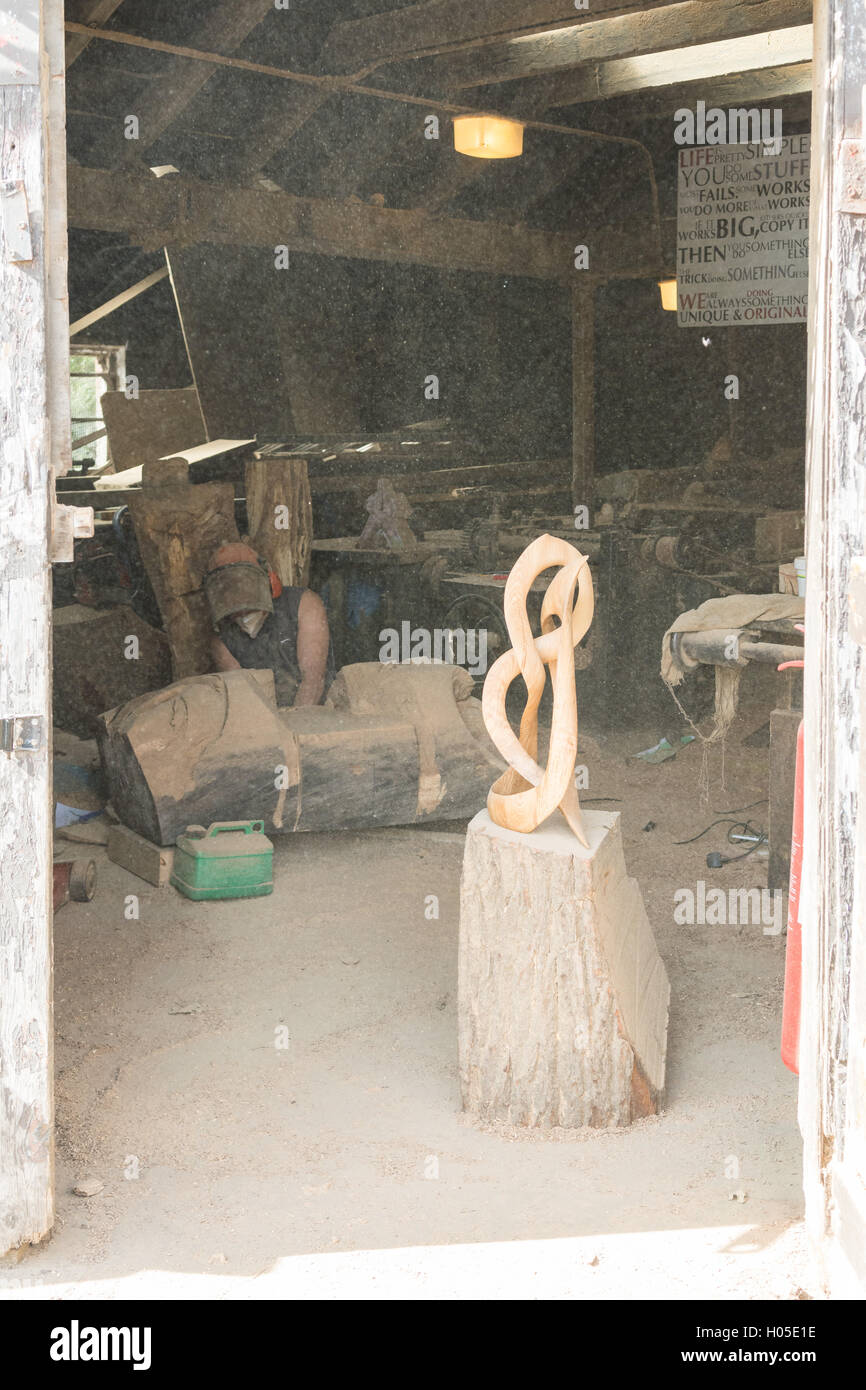 Robert Coia, arbeiten Künstler und Bildhauer in seinem Workshop Studio Pollok Country Park, Glasgow, Schottland Stockfoto