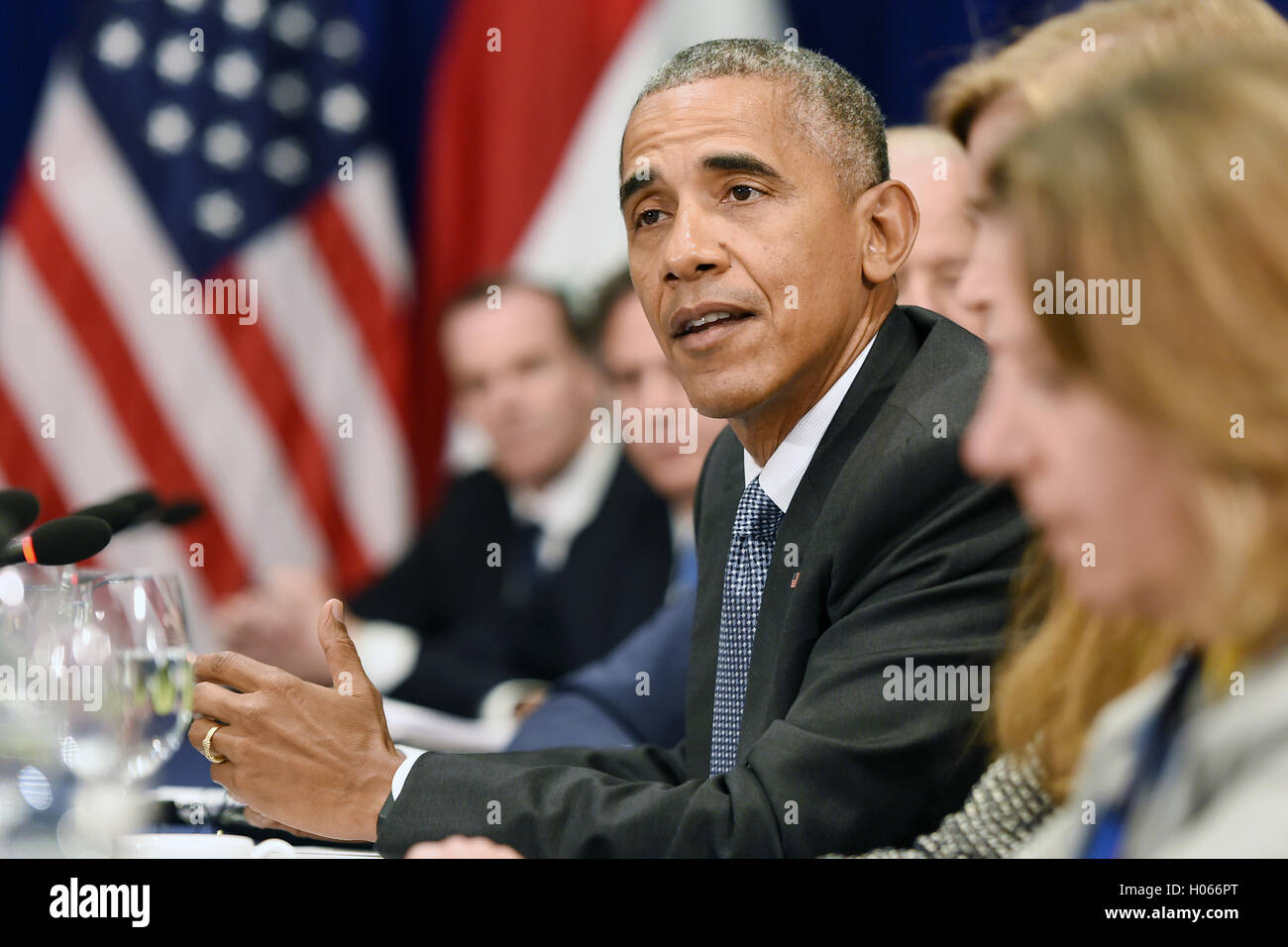 US-Präsident Barack Obama besucht ein bilaterales Treffen mit Premierminister Haider al-Abadi des Irak im Lotte New York Palace Hotel in New York, NY, am 19. September 2016.  Bildnachweis: Anthony Behar / Pool über CNP /MediaPunch Stockfoto