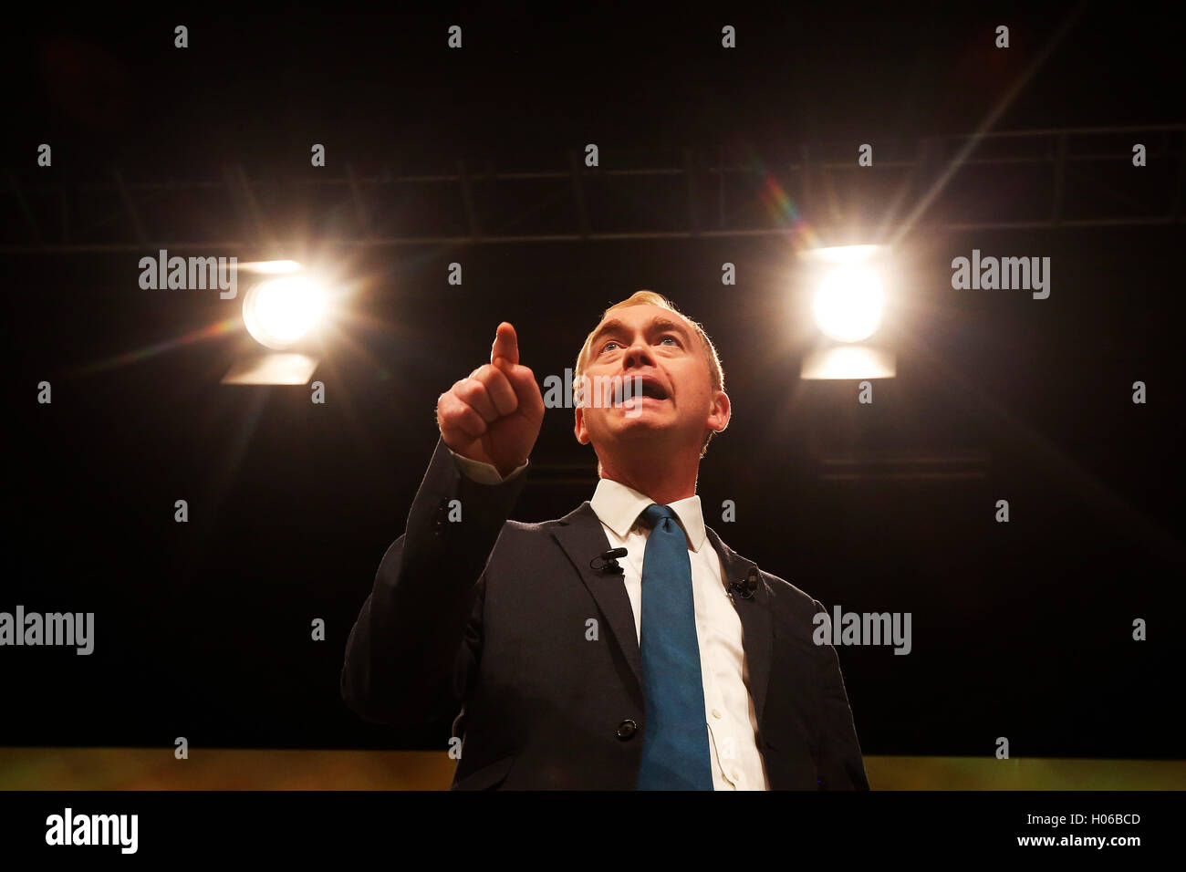 Brighton, UK. 20. Sep, 2016. Tim Farron, Parteichef gibt seinem Keynote-Vortrag während der liberalen Demokraten Herbsttagung in Brighton, UK, Dienstag, 20. September 2016.       Bildnachweis: Luke MacGregor/Alamy Live-Nachrichten Stockfoto