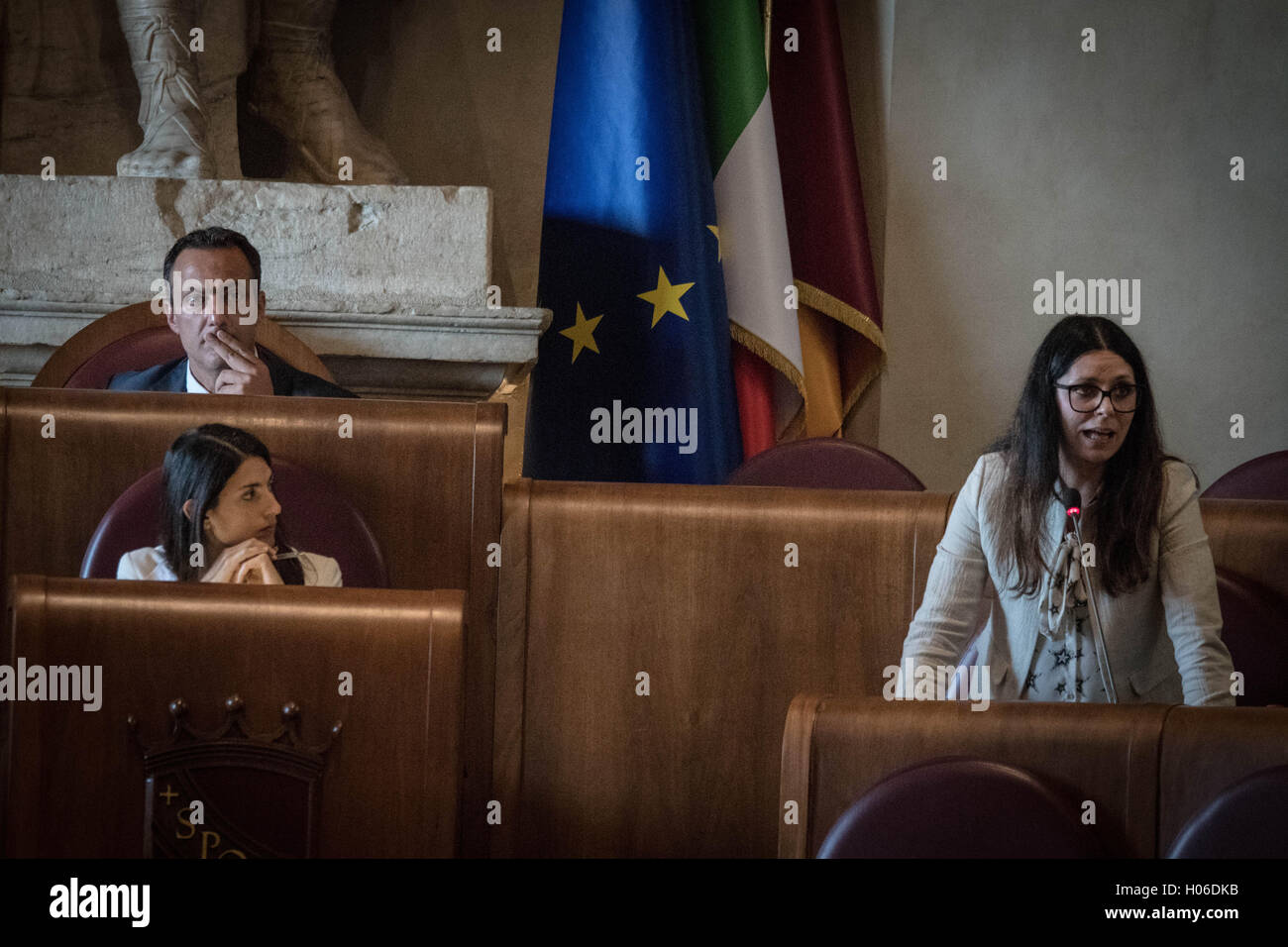 Roma 20. September 2016, der kommunalen Ratsversammlung im Beisein von Virginia Raggi Bürgermeister.   Lokalen Caption *** Roma 20. September 2016, der Gemeinderat treffen in Anwesenheit von Virginia Raggi mayor.pictured Linda Meleo,, Marcello De Vito, Virginia Raggi Credit: Andrea Ronchini/Alamy Live News Stockfoto