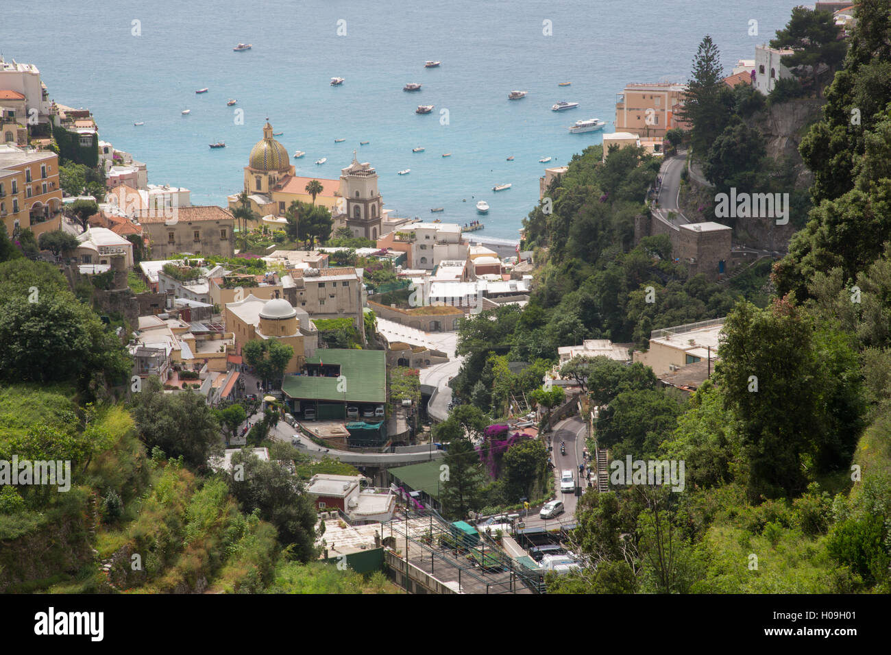 Blick über Positano, Costiera Amalfitana (Amalfiküste), UNESCO-Weltkulturerbe, Provinz Salerno, Kampanien, Italien, Europa Stockfoto