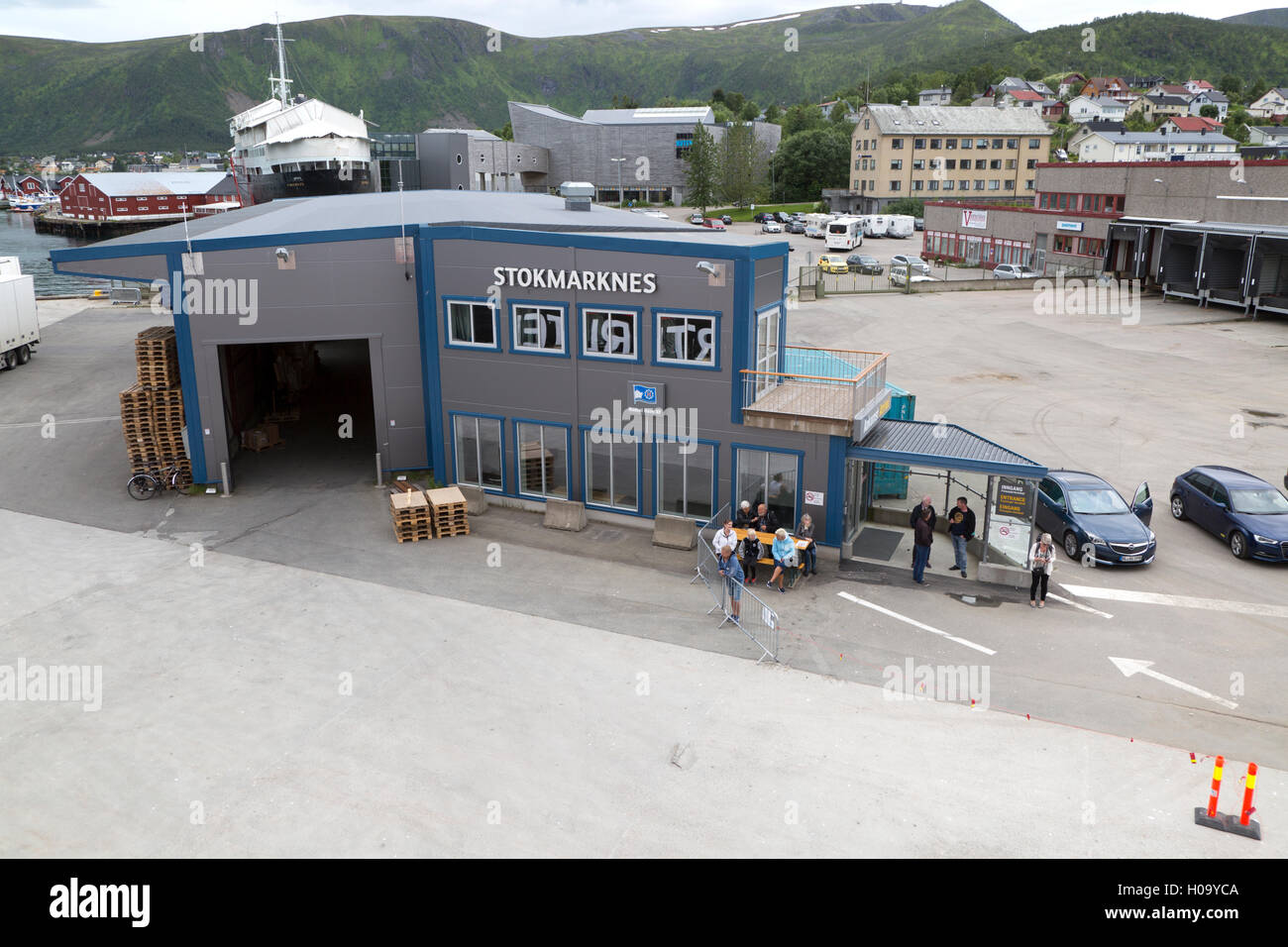 Port-Gebäude in Stokmarknes, Kommune Hadsel, Hadseloya Island, Nordland, Vesteralen Region, Nord-Norwegen Stockfoto