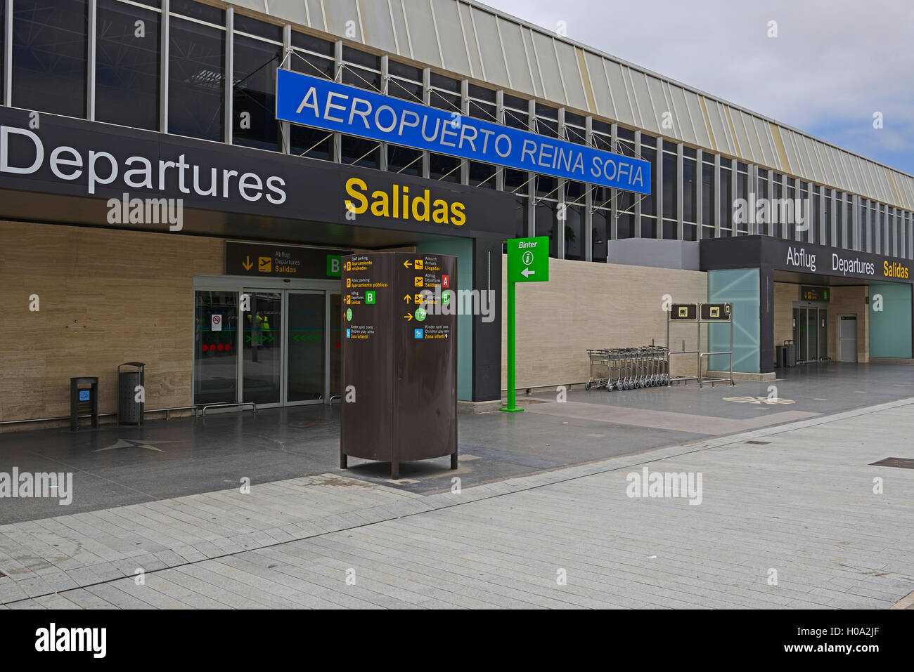 Airport Reina Sofia Teneriffa Parken www.alamy.de