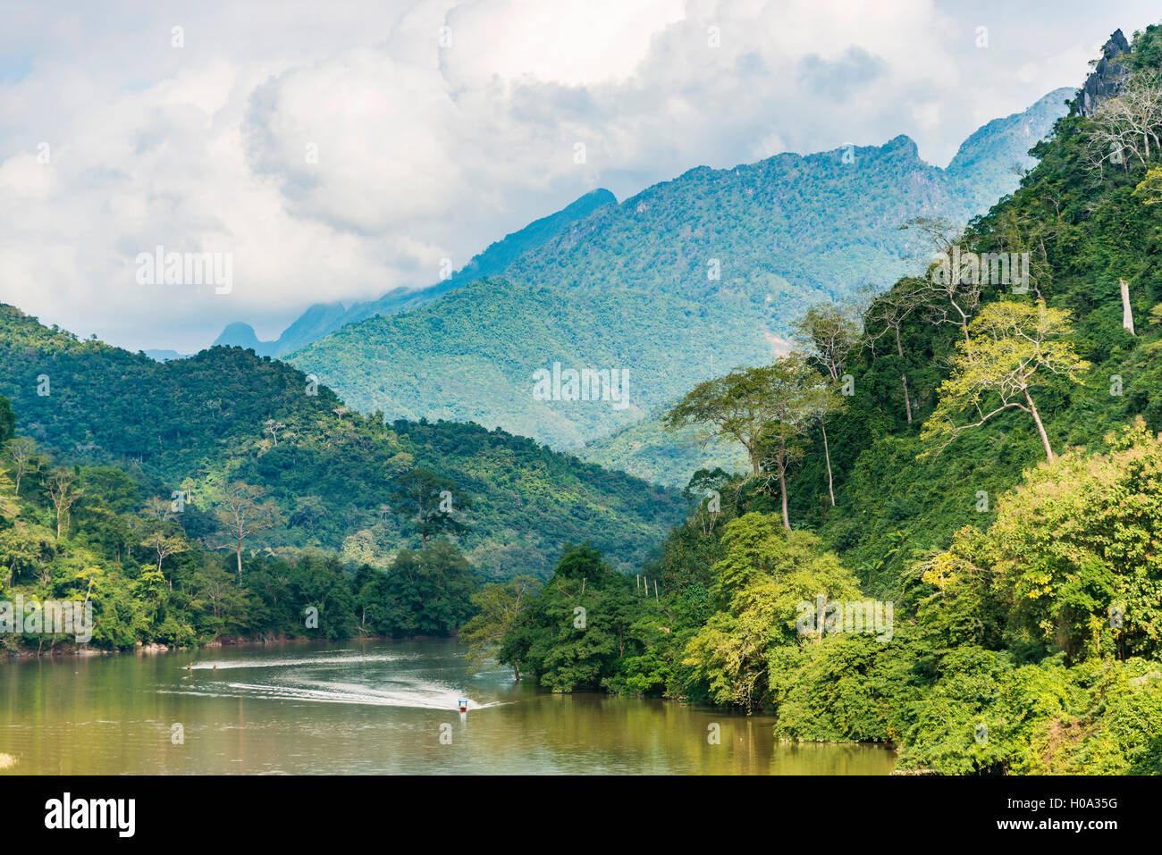 Berglandschaft, Nam Ou Fluss, Nong Khiaw, Luang Prabang, Laos Stockfoto