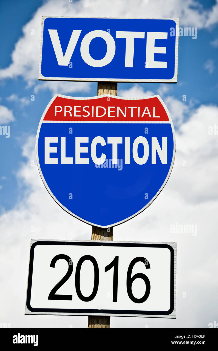 Präsidentschaftswahlen Abstimmung 2016 geschrieben am amerikanischen roadsign Stockfoto