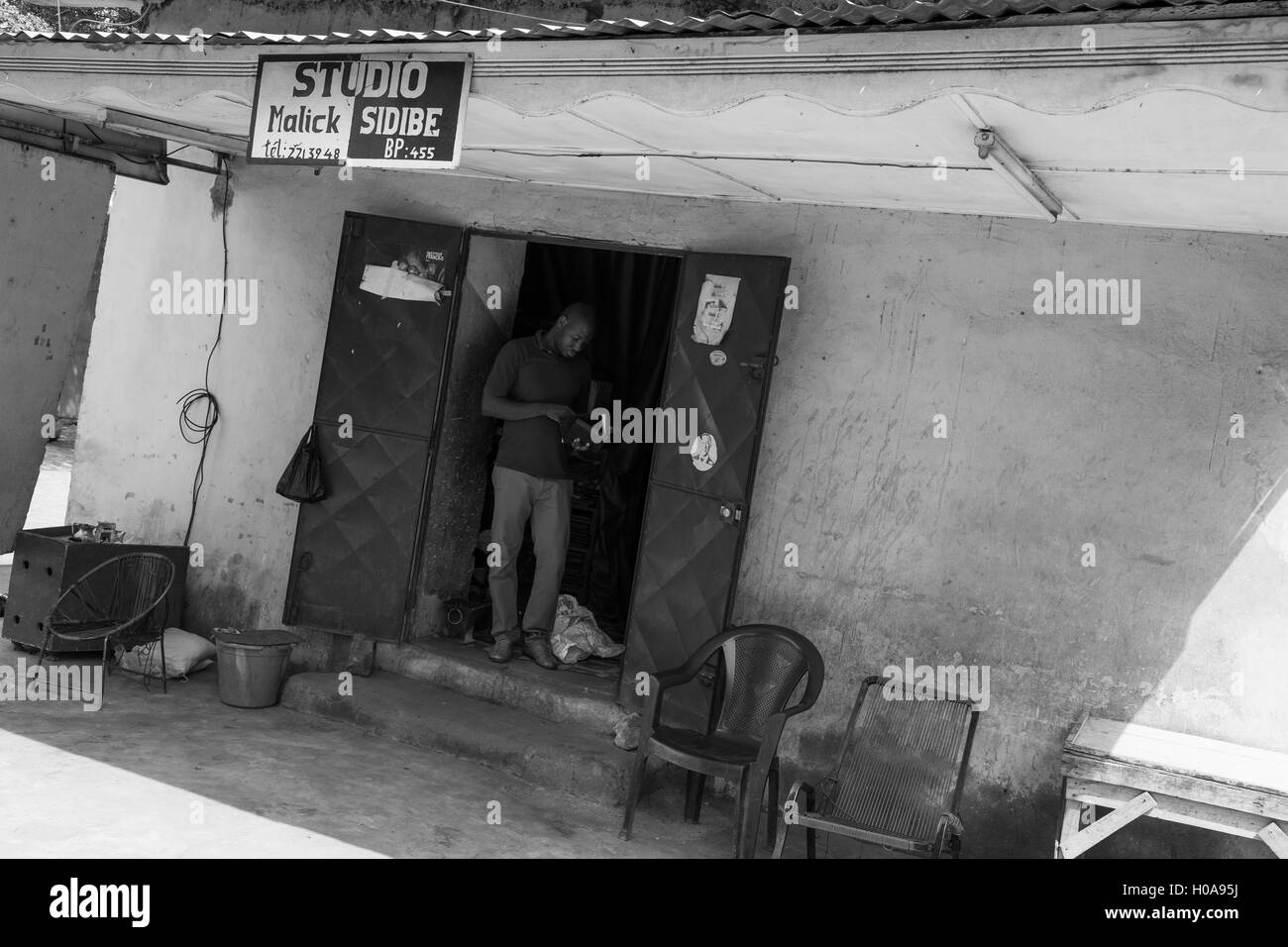 Innerhalb Malick Sidibes Bamako Studio - 07.02.2015 - Mali / Bamako - Malick Sidibe Bamako Studio / Juli 2015 © Nicolas Remene - Nicolas Remene / Le Pictorium Stockfoto