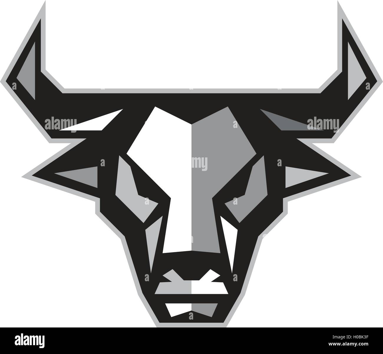 Niedrige Polygon Stil Illustration einer Kuh Stierkopf mit Blick auf die vordere Reihe auf isolierten weißen Hintergrund. Stock Vektor
