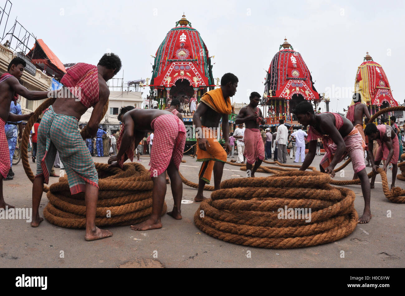 Puri, Odisha, Indien - 2. Juli 2011: Vorbereitung auf die Lord Jagannath Rath Yatra bei Puri, Odisha, Indien.  Die Jagannath Rath yat Stockfoto