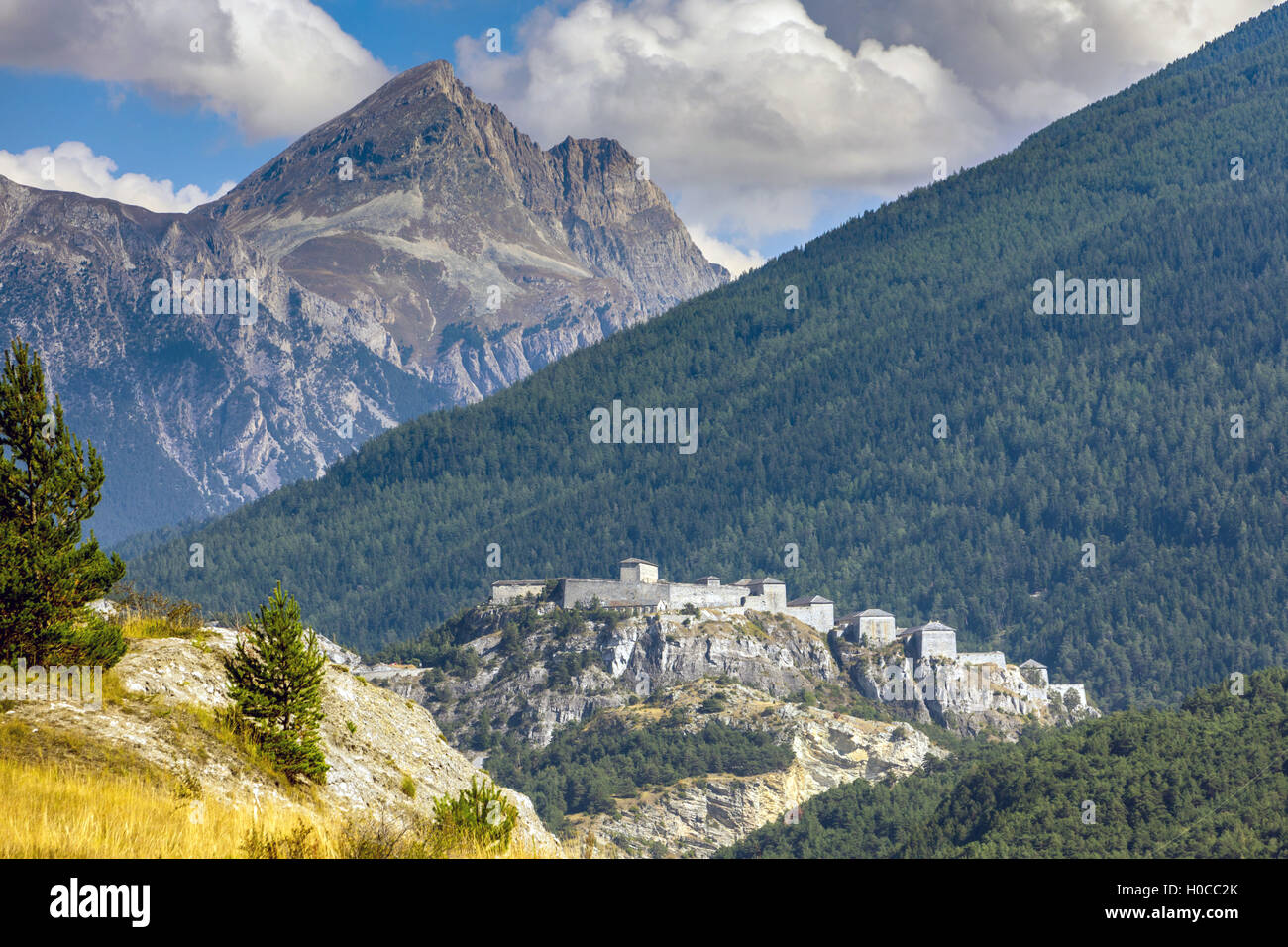 Victor-Emmanuel Fort auf einem Felsgrat über Modane, Frankreich Stockfoto