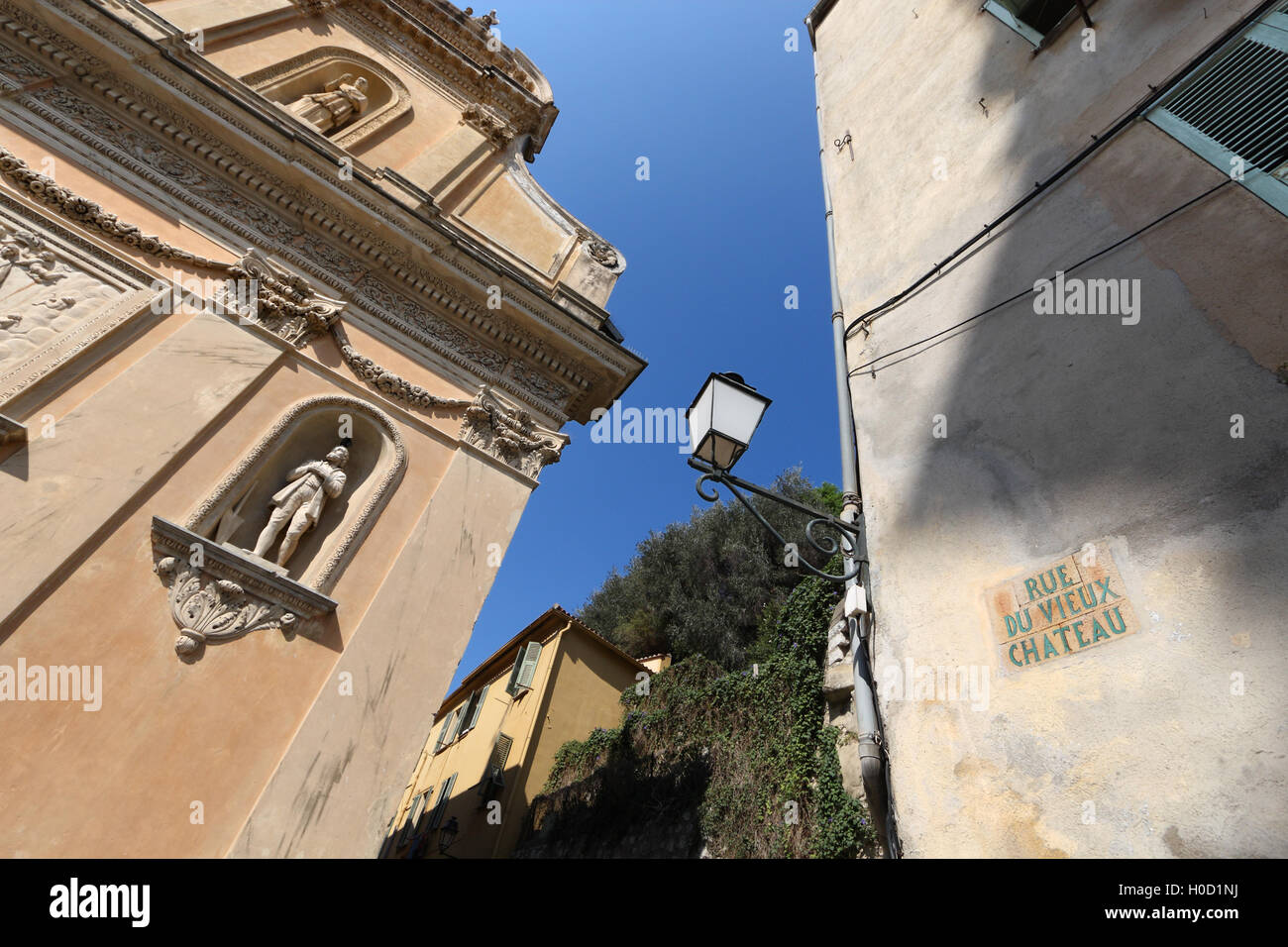 Gebäude in Menton, Alpes Maritimes, Provence-Alpes-Cote d ' Azur, Frankreich Stockfoto